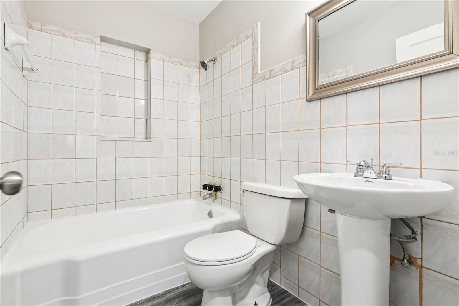 Image 23 of 32 For 1324 3rd Street Ne