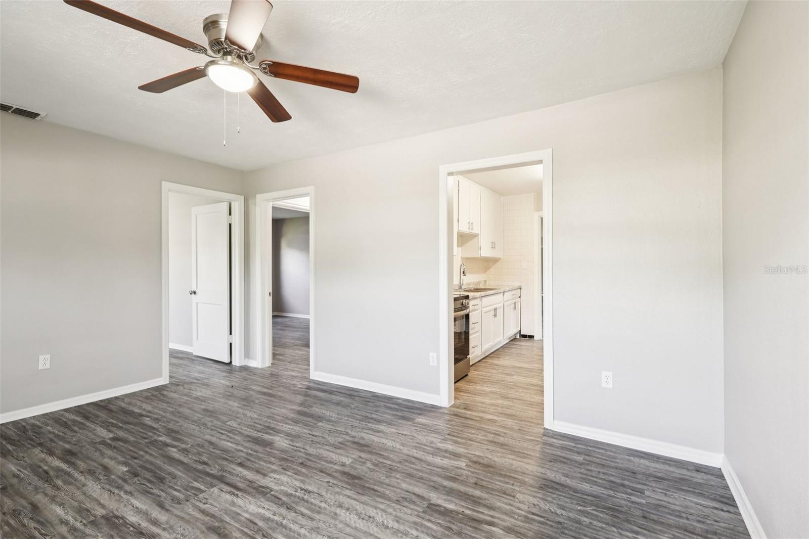 Image 5 of 32 For 1324 3rd Street Ne