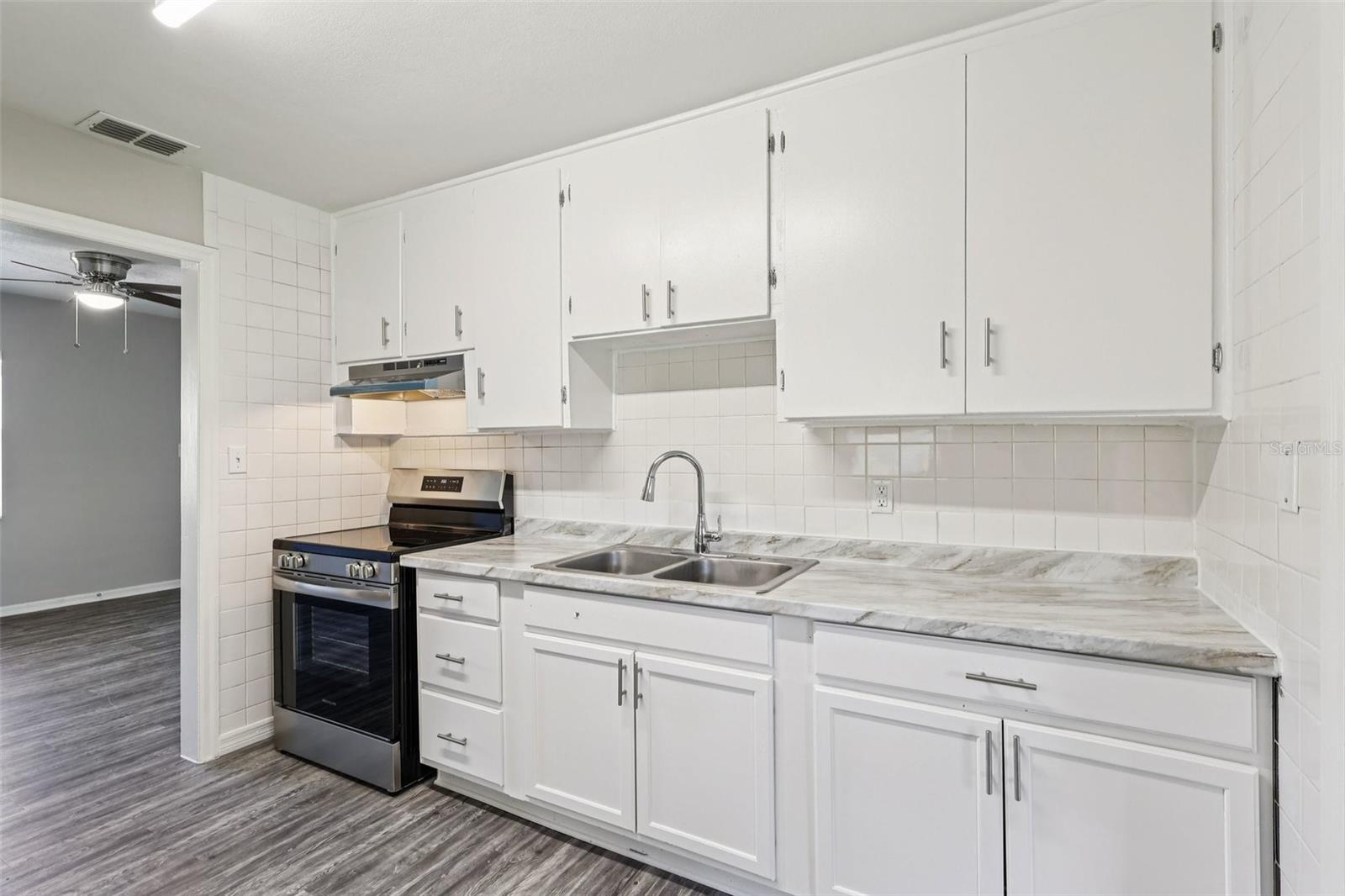 Image 7 of 32 For 1324 3rd Street Ne