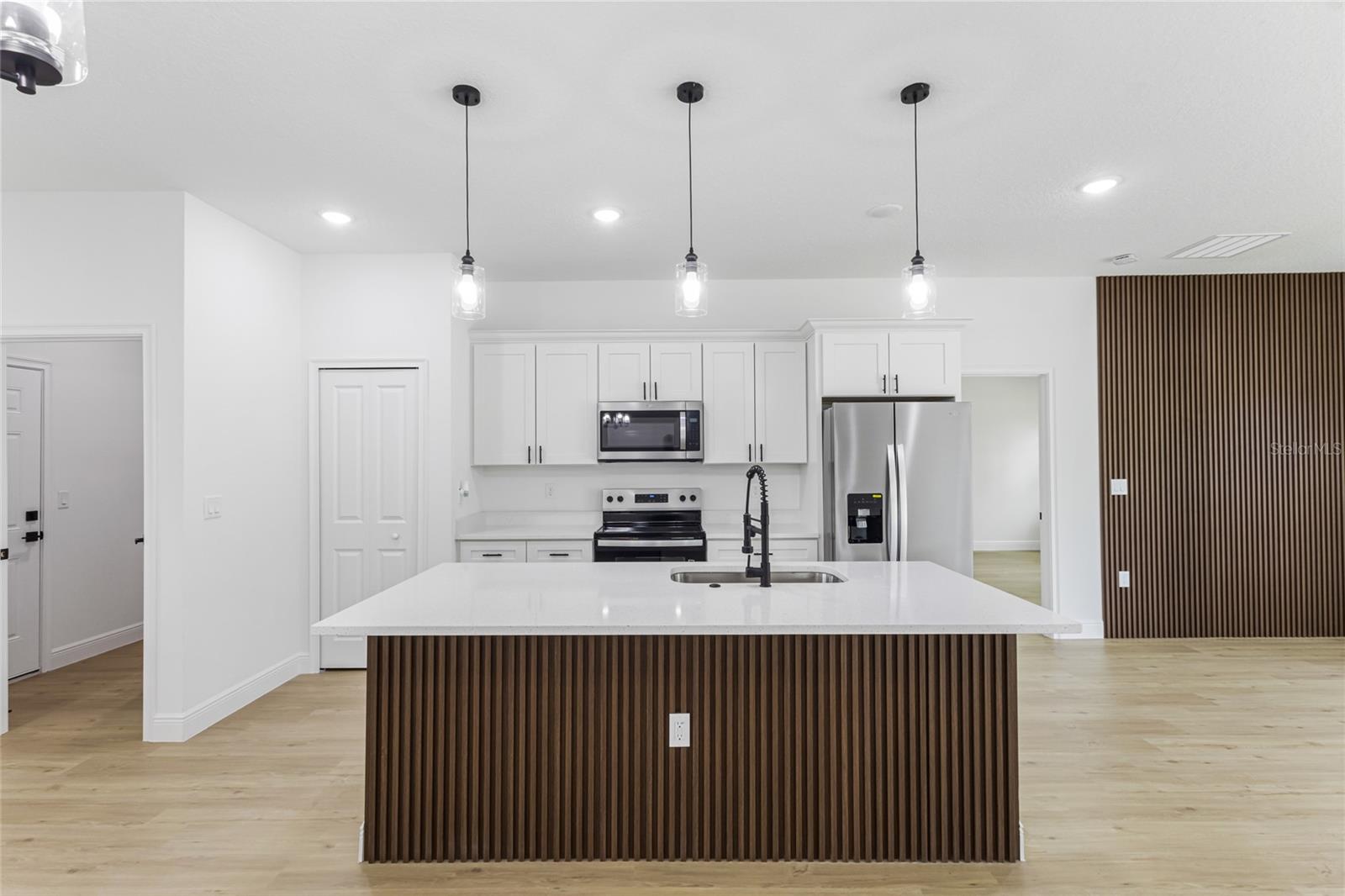 Image 14 of 55 For 1071 Hampshire Boulevard