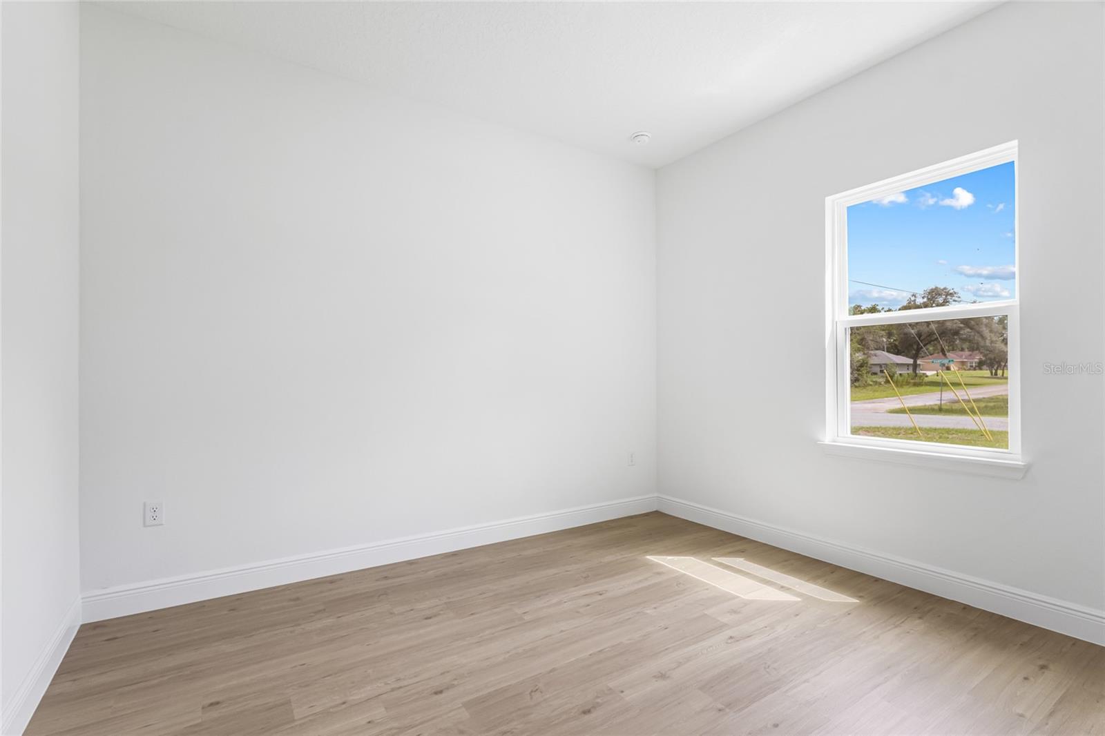 Image 16 of 55 For 1071 Hampshire Boulevard