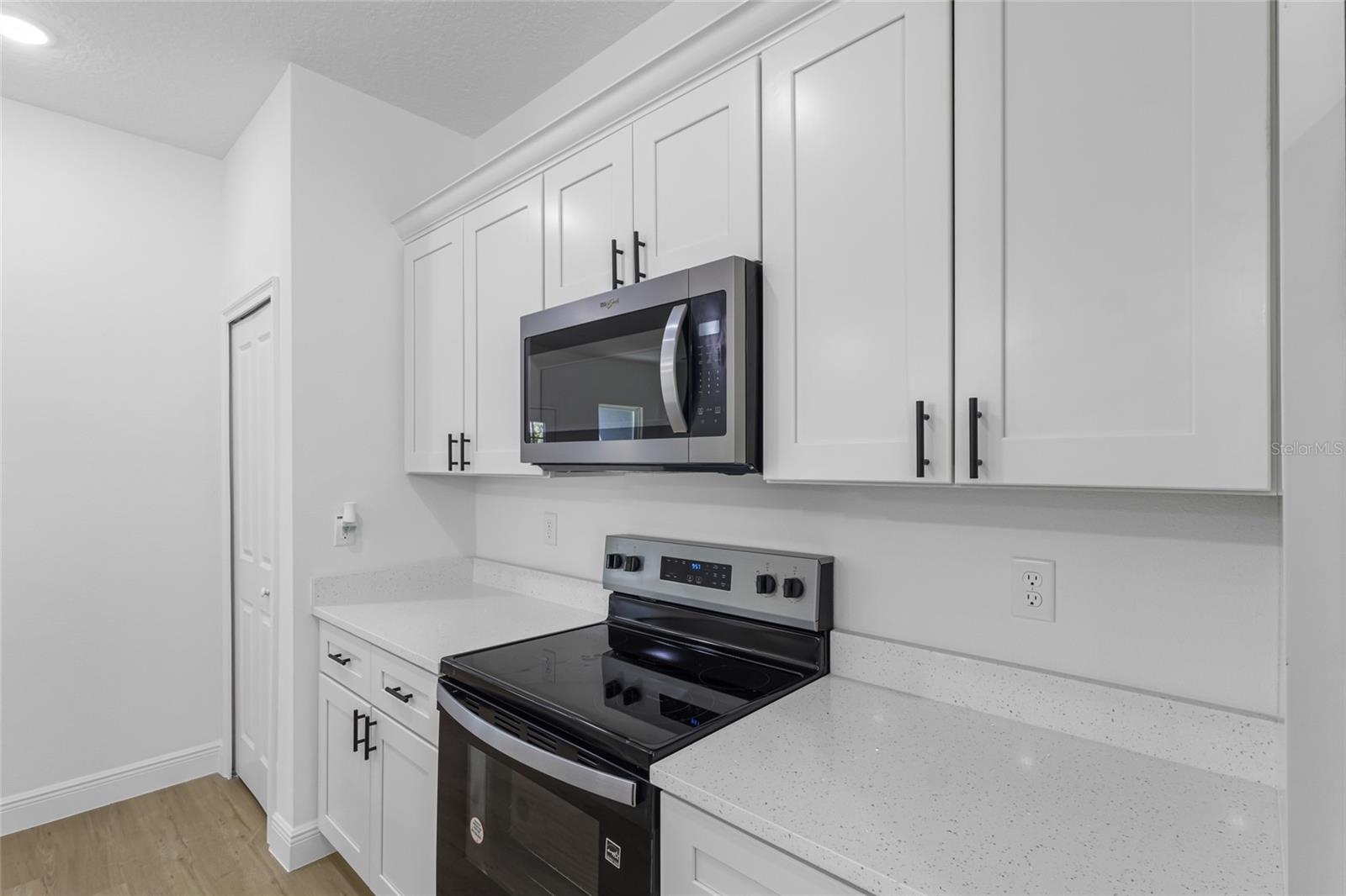 Image 20 of 55 For 1071 Hampshire Boulevard