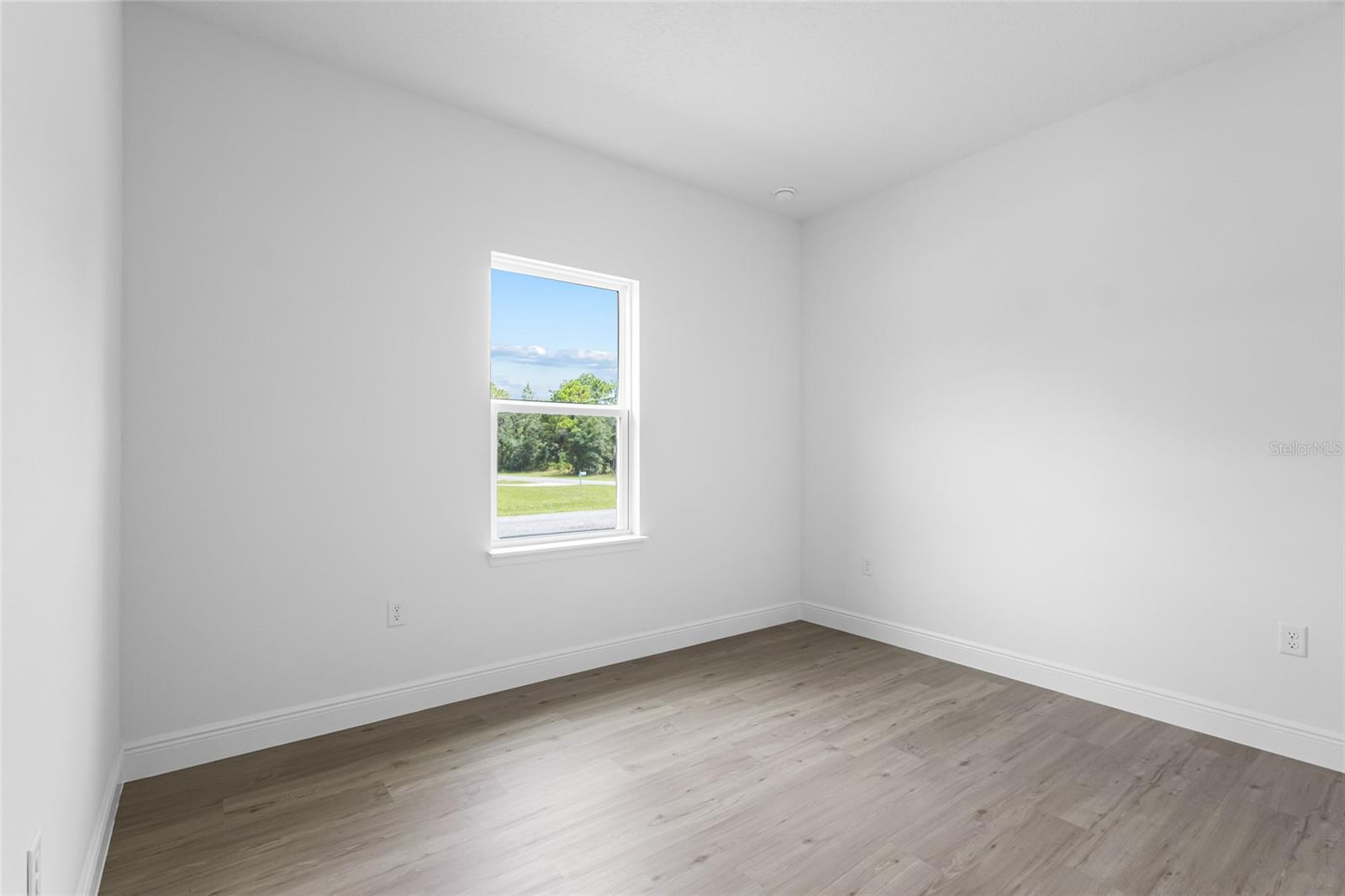 Image 29 of 55 For 1071 Hampshire Boulevard