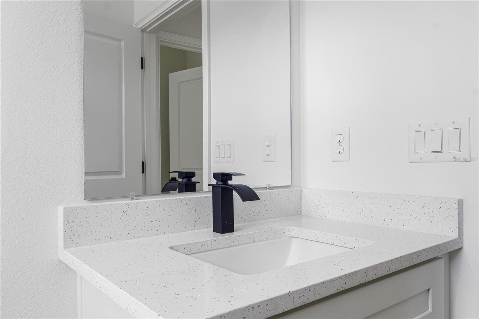 Image 33 of 55 For 1071 Hampshire Boulevard