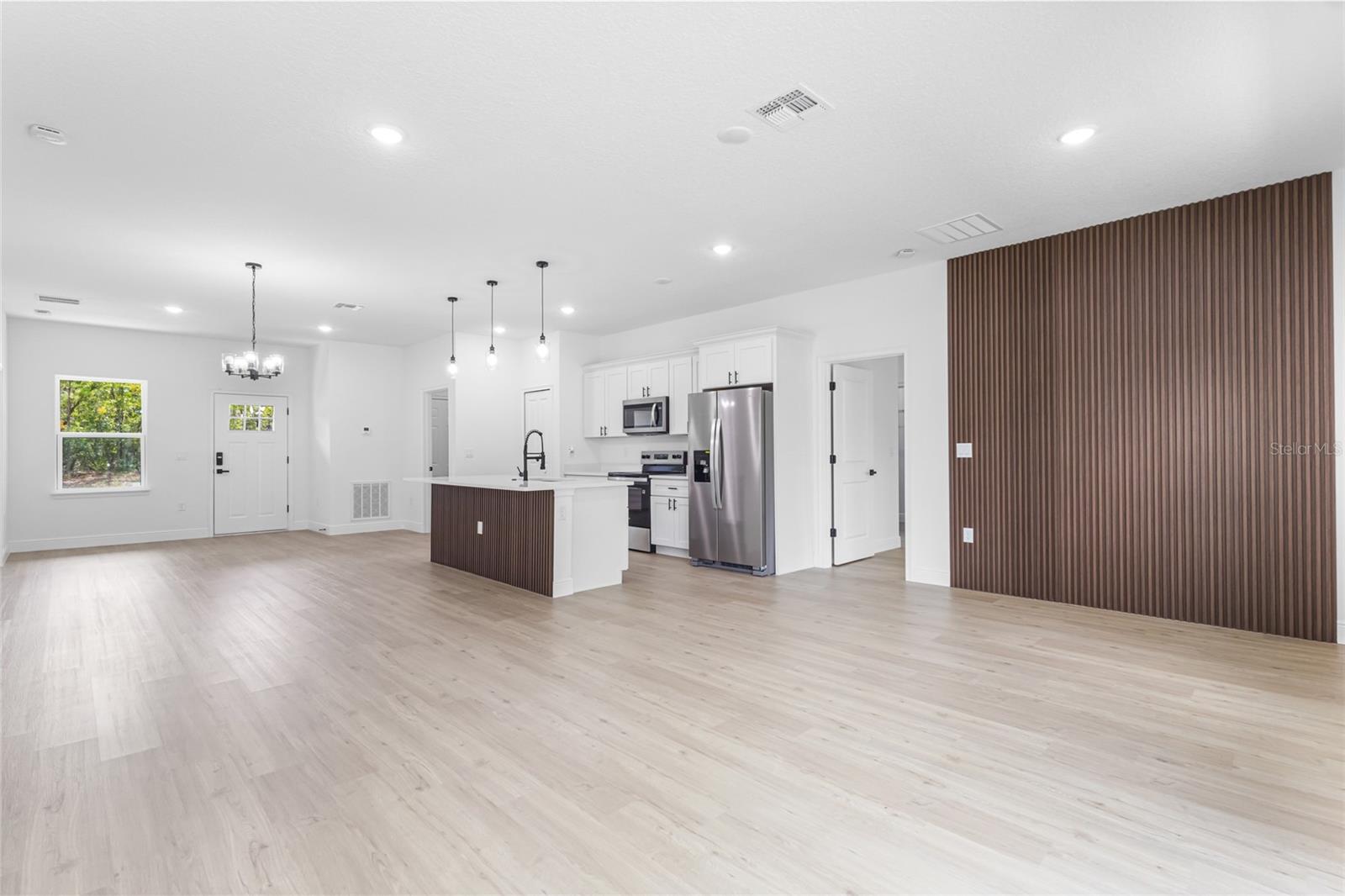 Image 8 of 55 For 1071 Hampshire Boulevard