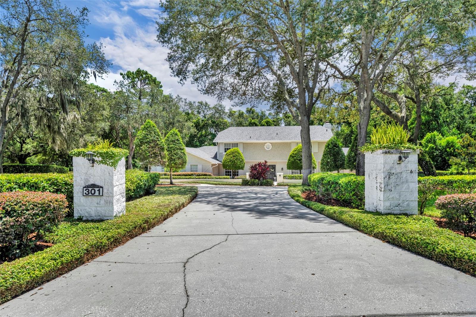 Image 2 of 67 For 301 Sweetwater Club Boulevard