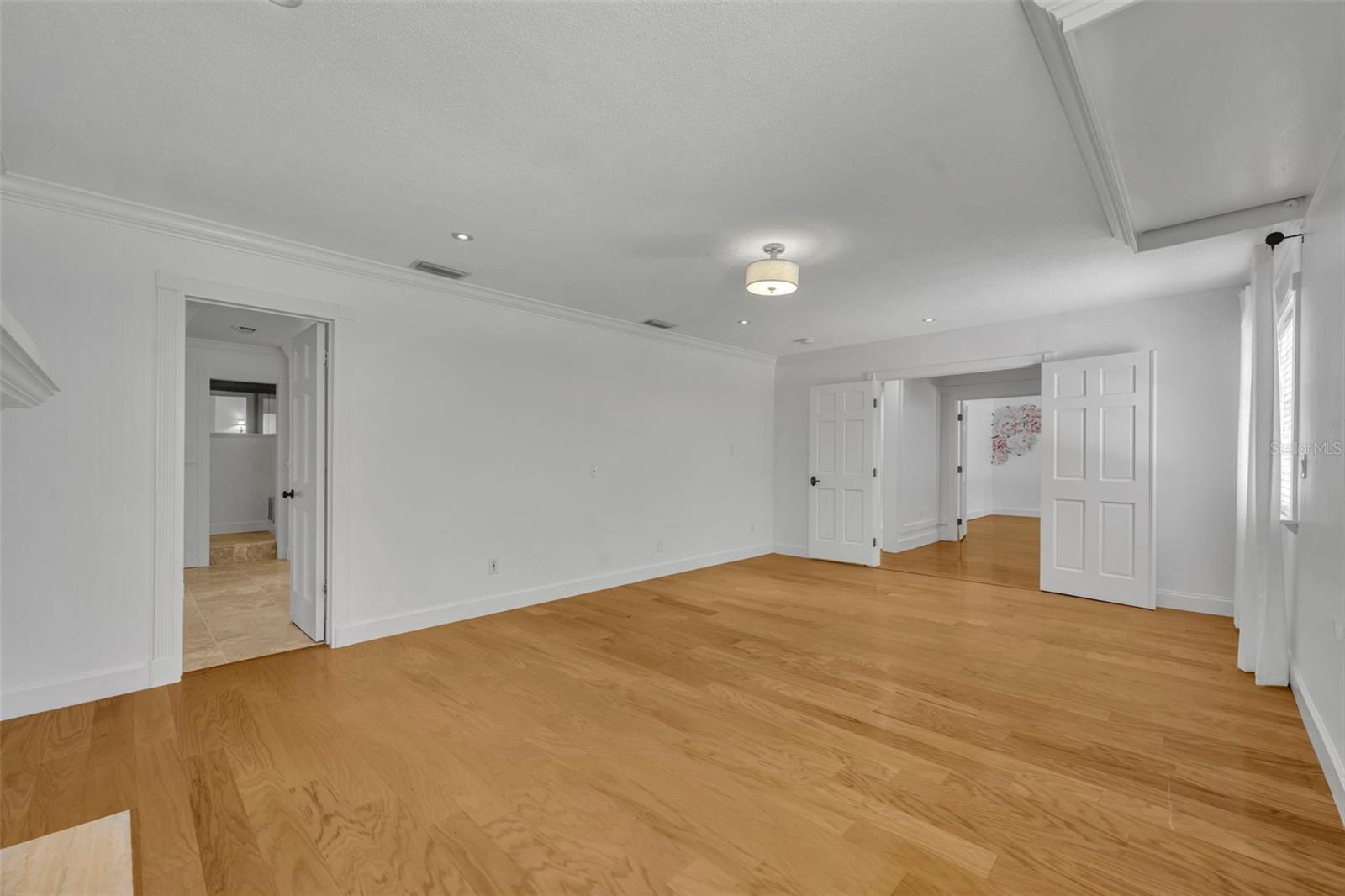 Image 32 of 67 For 301 Sweetwater Club Boulevard