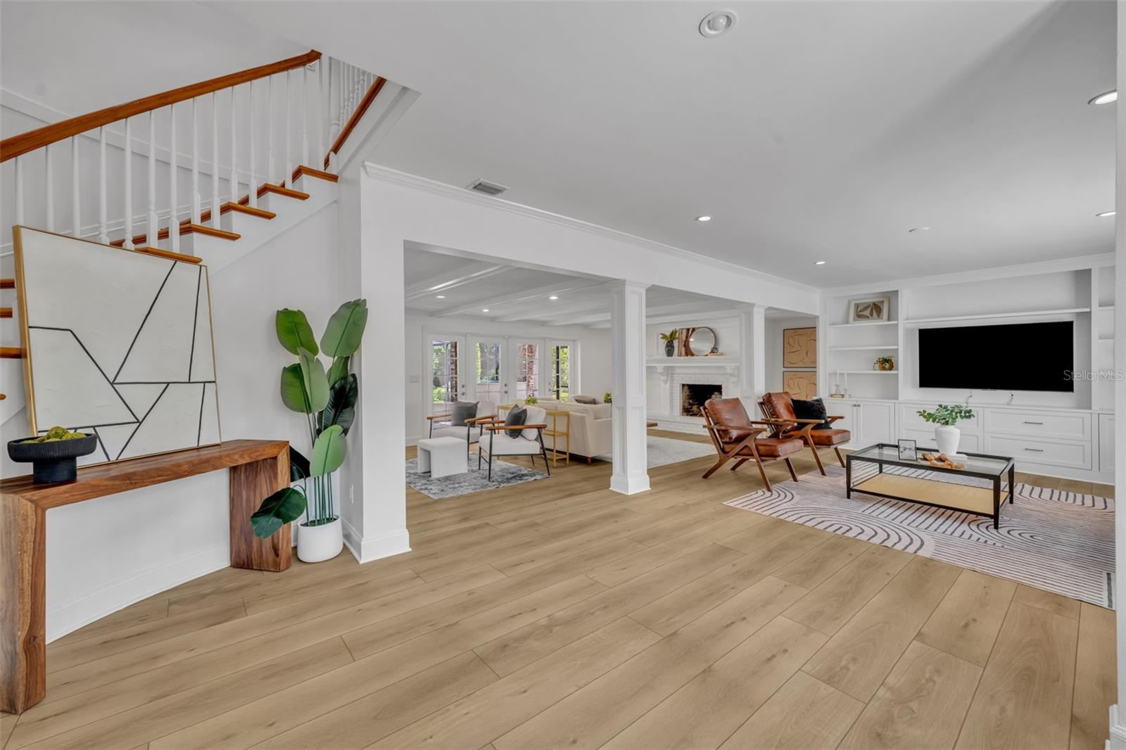 Image 4 of 67 For 301 Sweetwater Club Boulevard