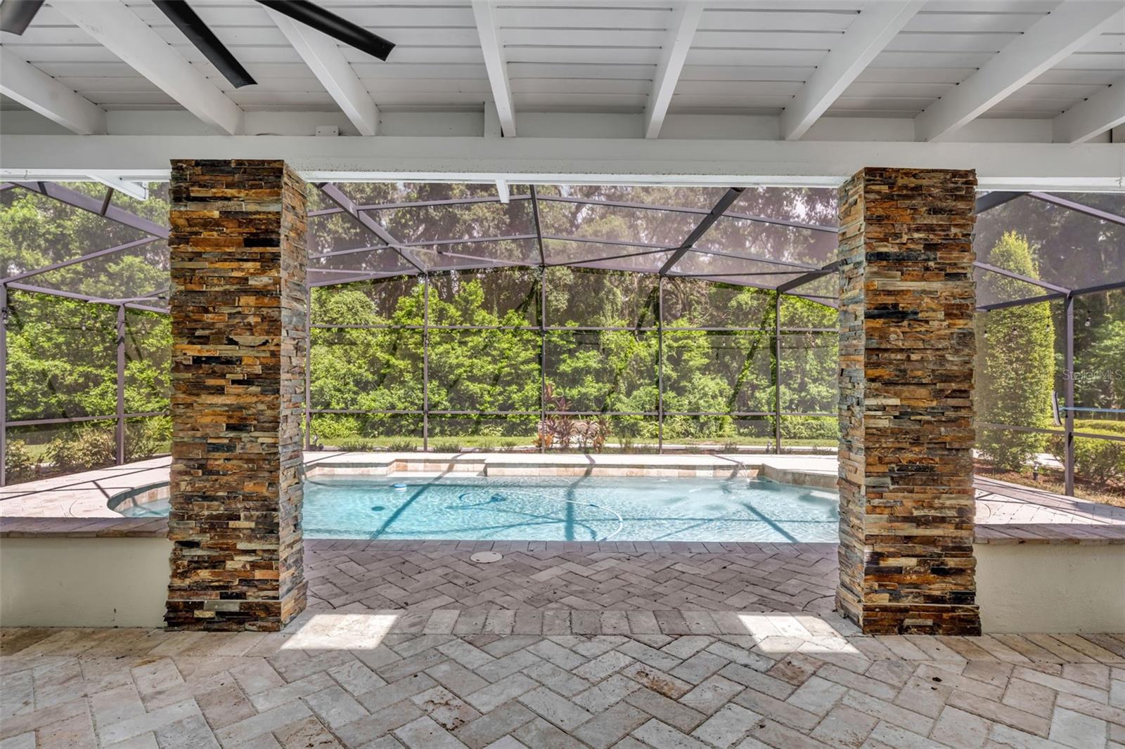 Image 44 of 67 For 301 Sweetwater Club Boulevard