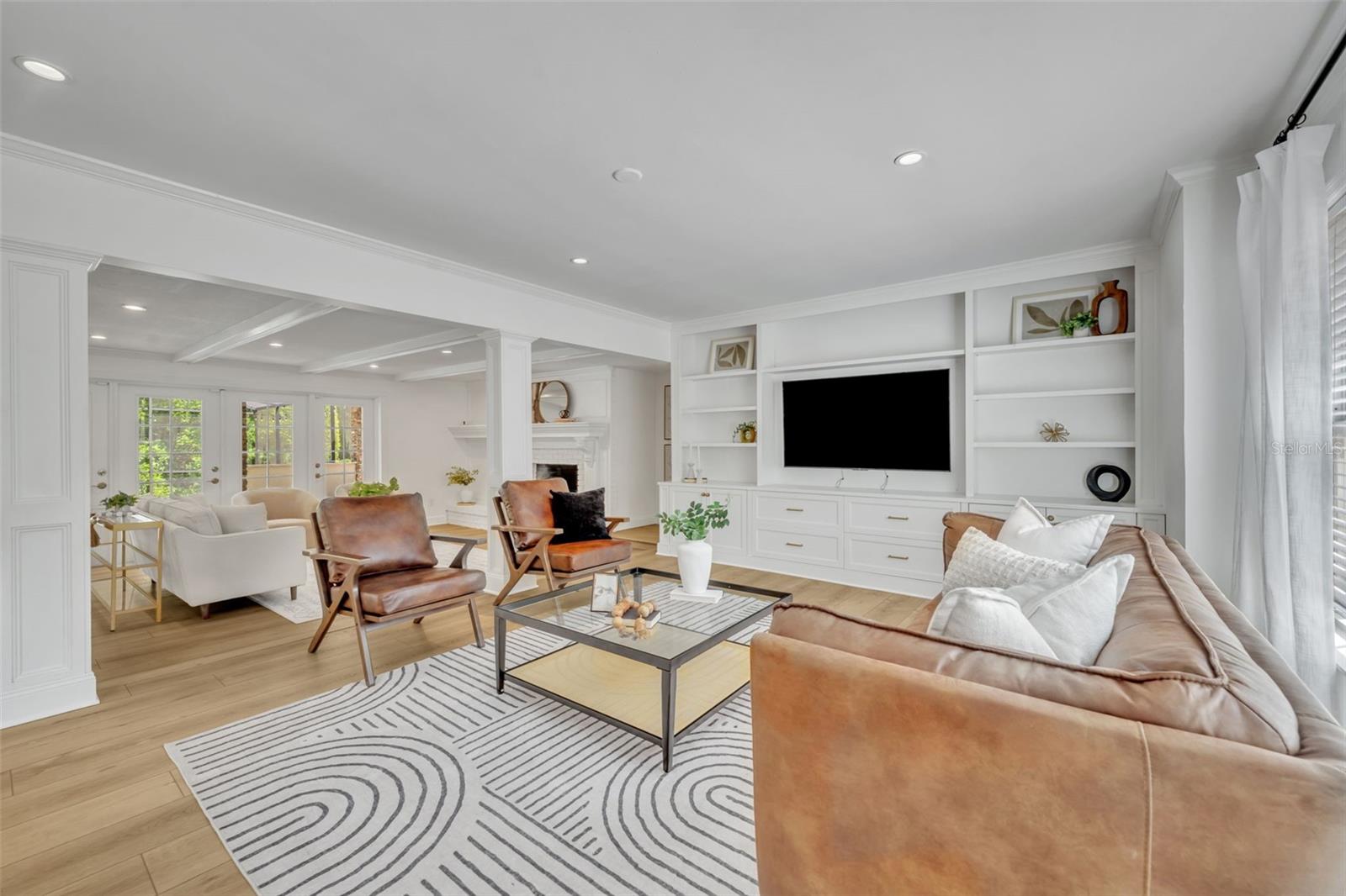 Image 6 of 67 For 301 Sweetwater Club Boulevard