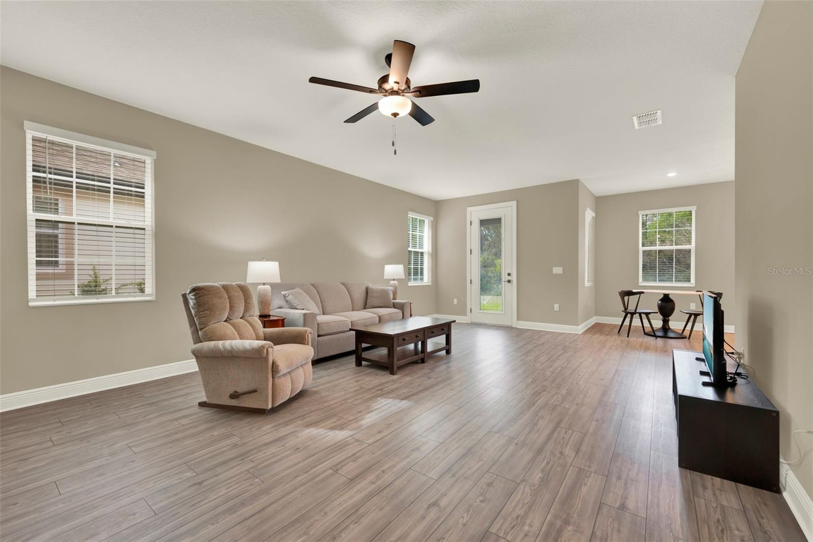 Image 6 of 70 For 7800 Somersworth Drive