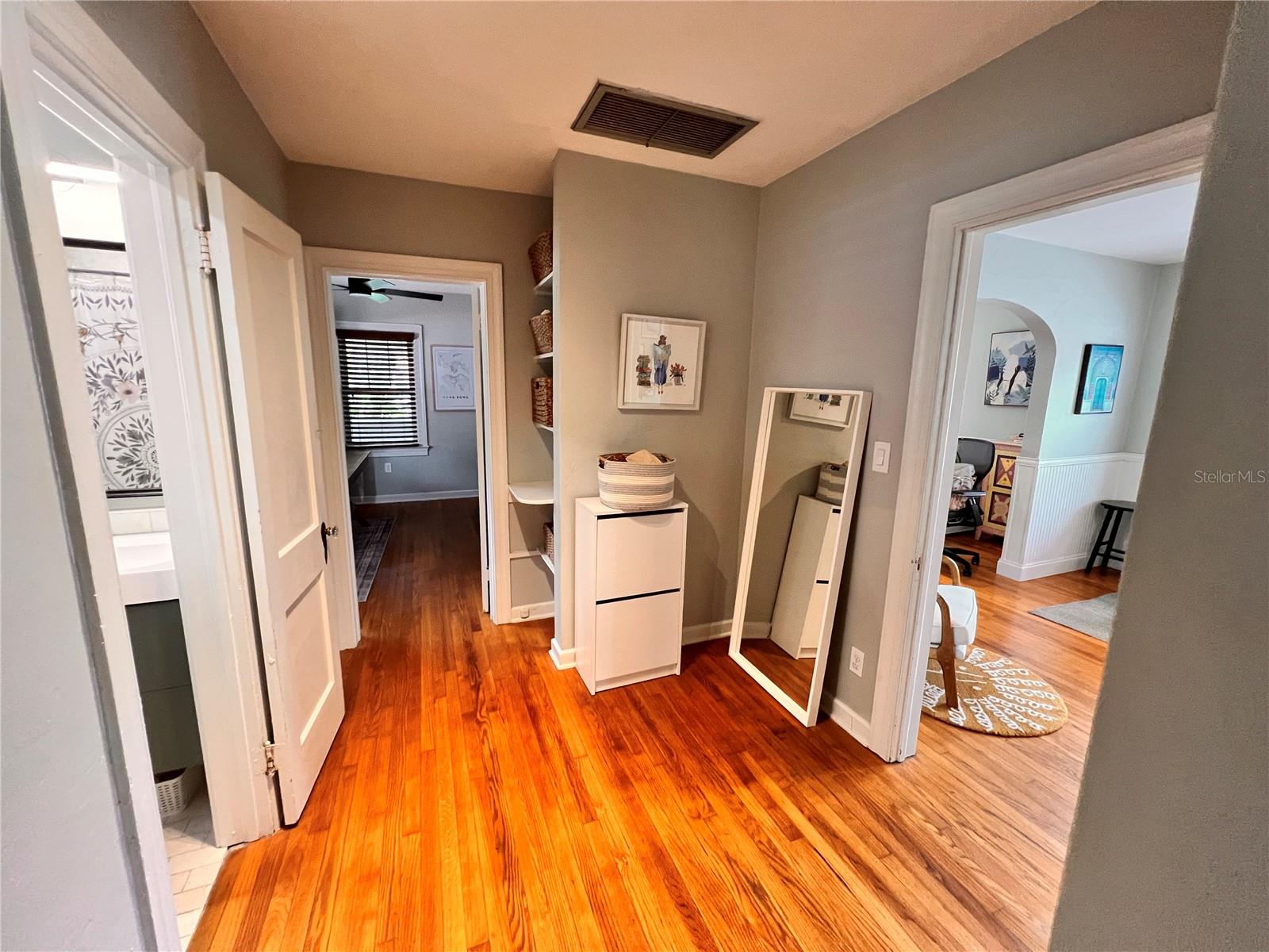 Image 13 of 32 For 901 Princeton Street