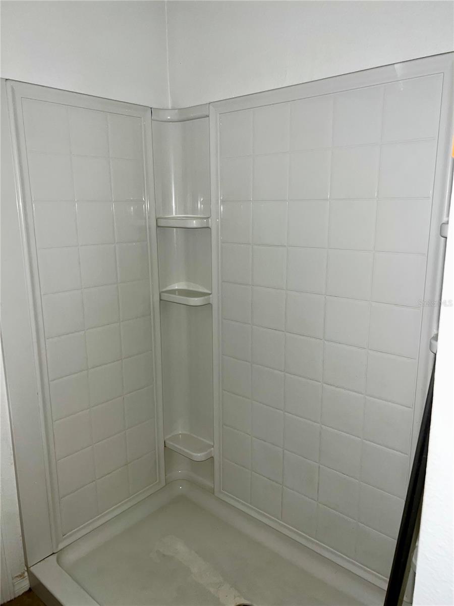 Image 14 of 19 For 970 Spring Garden Avenue 323