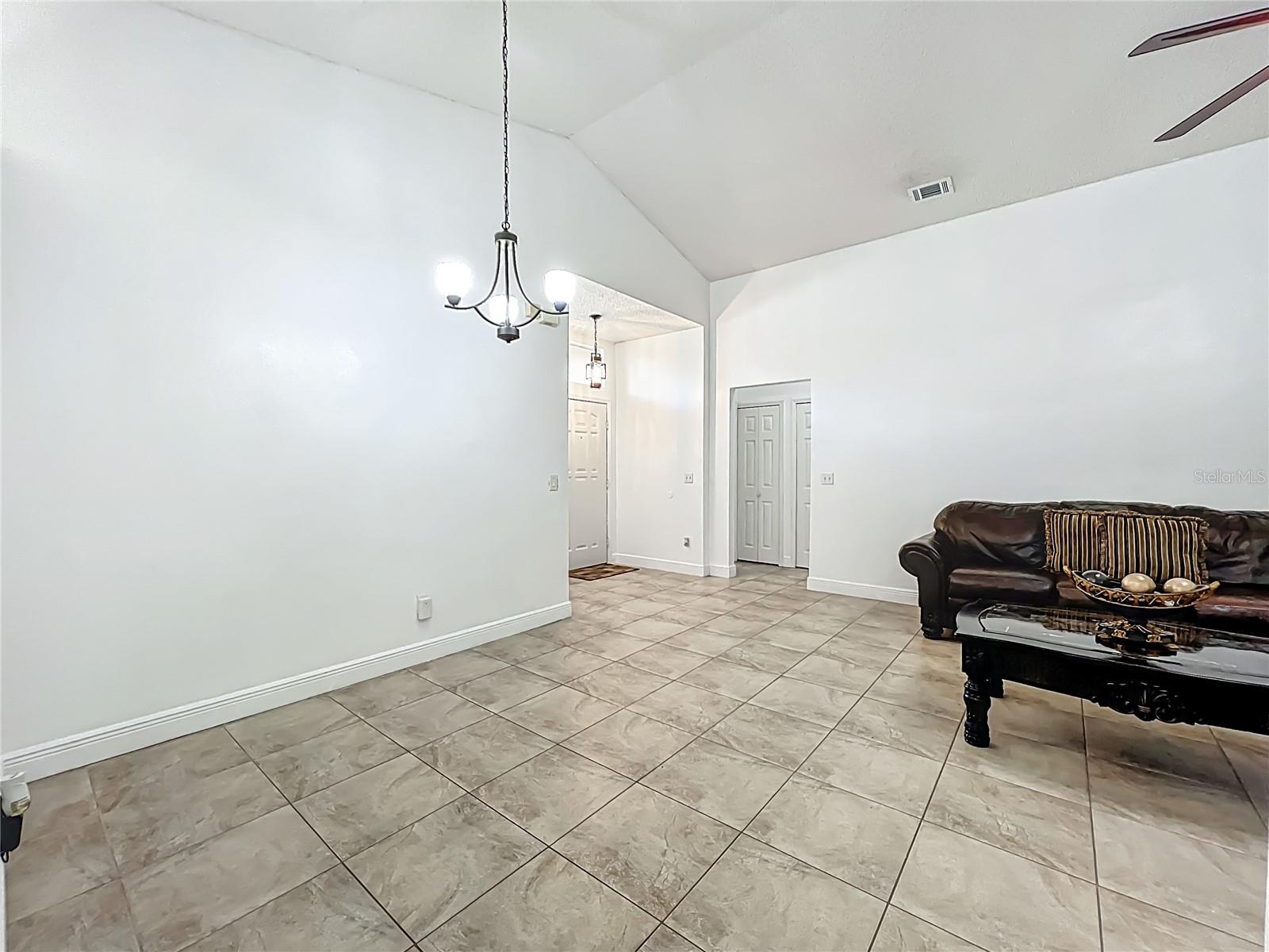 Image 10 of 48 For 13539 Emeraldview Drive