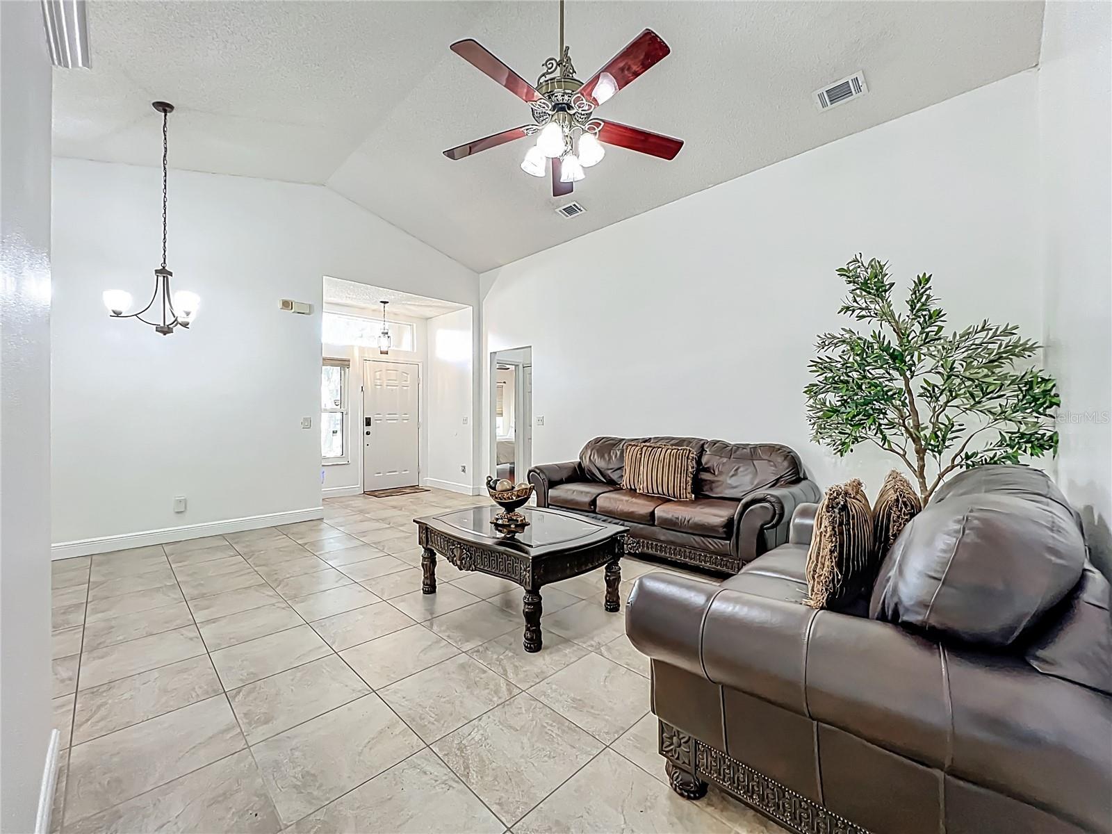 Image 12 of 48 For 13539 Emeraldview Drive
