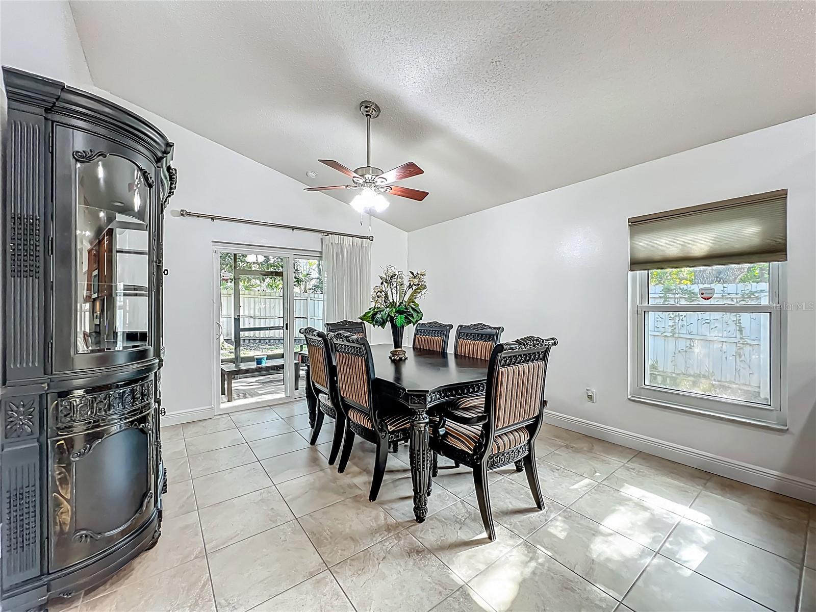 Image 14 of 48 For 13539 Emeraldview Drive