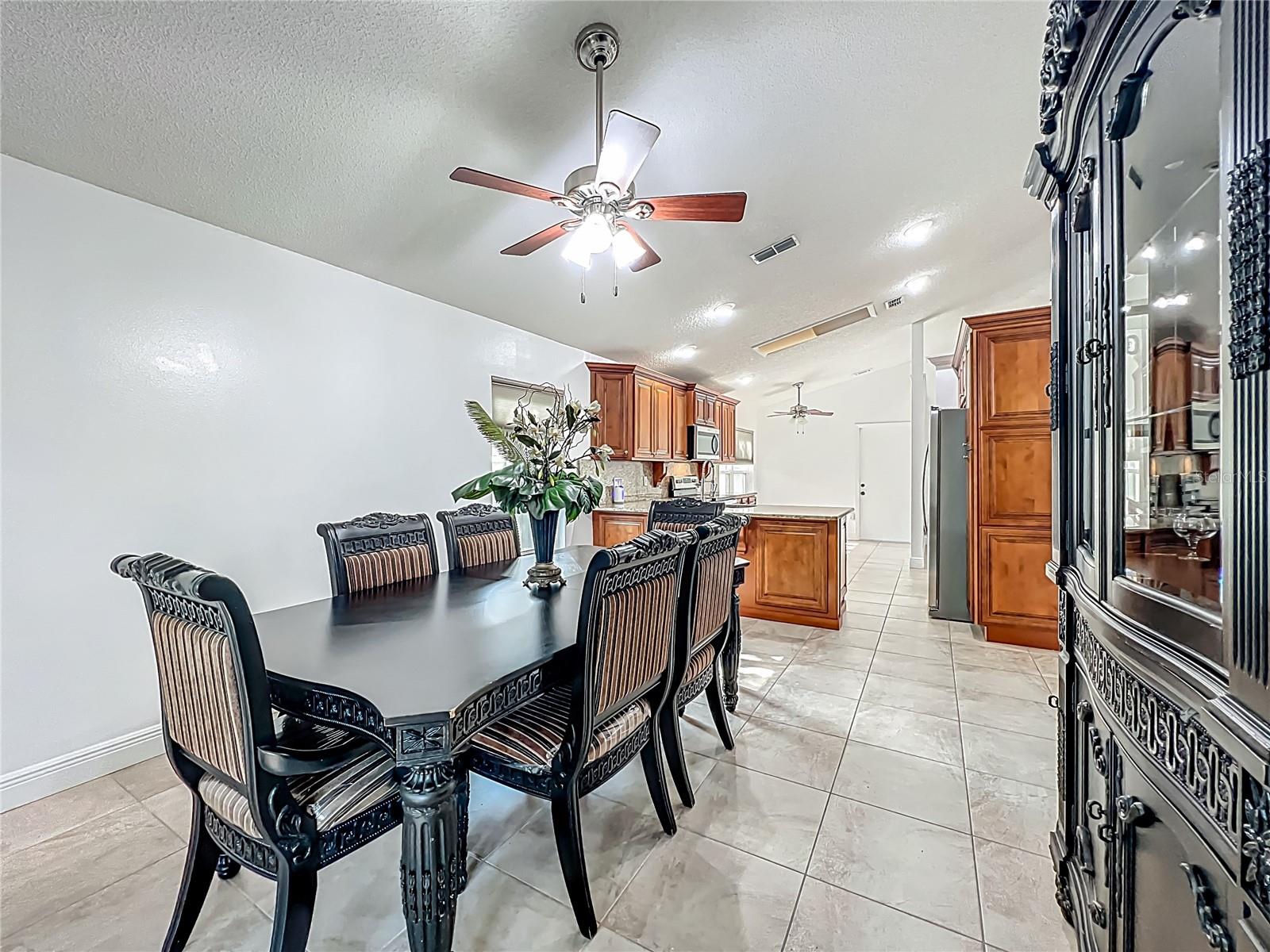 Image 15 of 48 For 13539 Emeraldview Drive