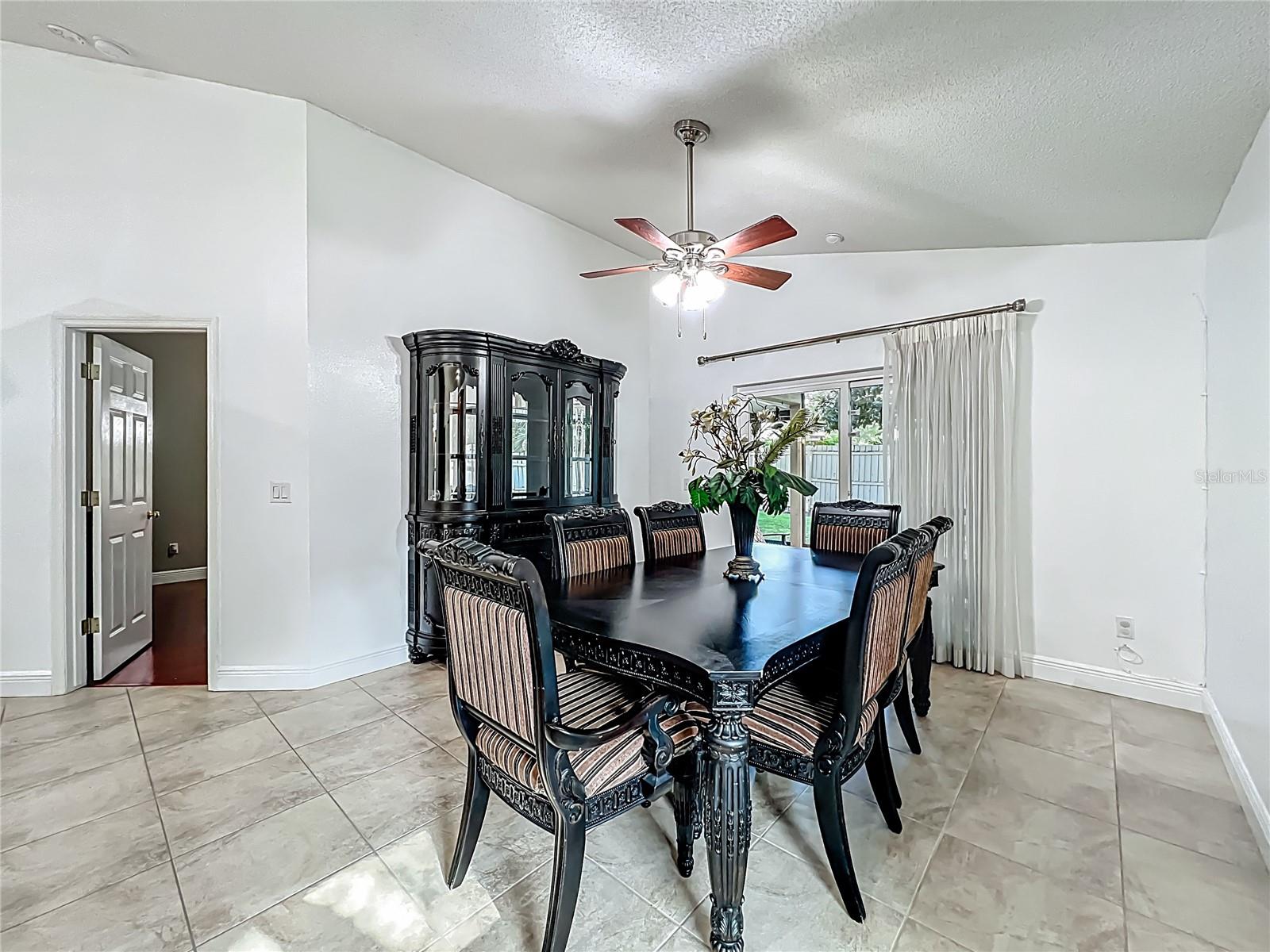 Image 16 of 48 For 13539 Emeraldview Drive