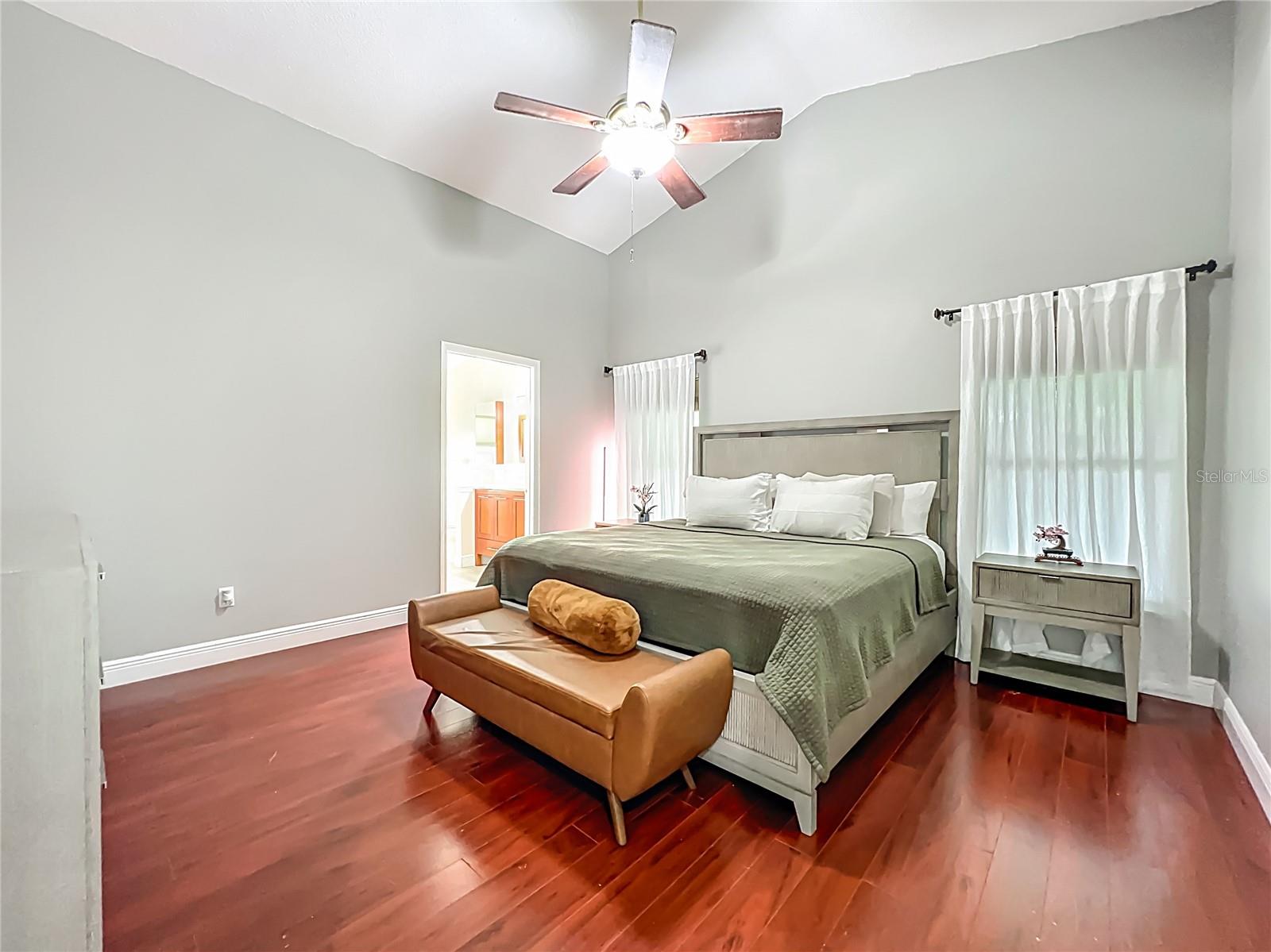 Image 24 of 48 For 13539 Emeraldview Drive