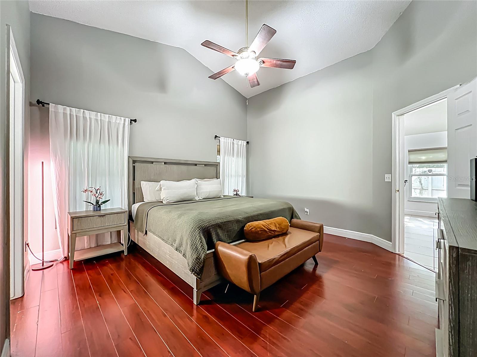 Image 25 of 48 For 13539 Emeraldview Drive