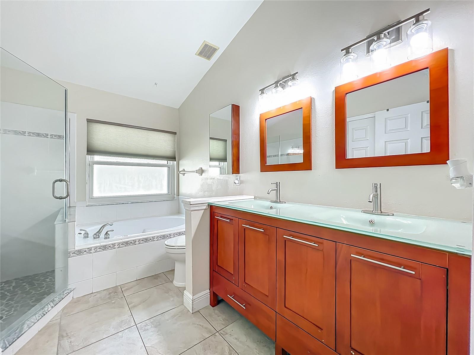 Image 29 of 48 For 13539 Emeraldview Drive