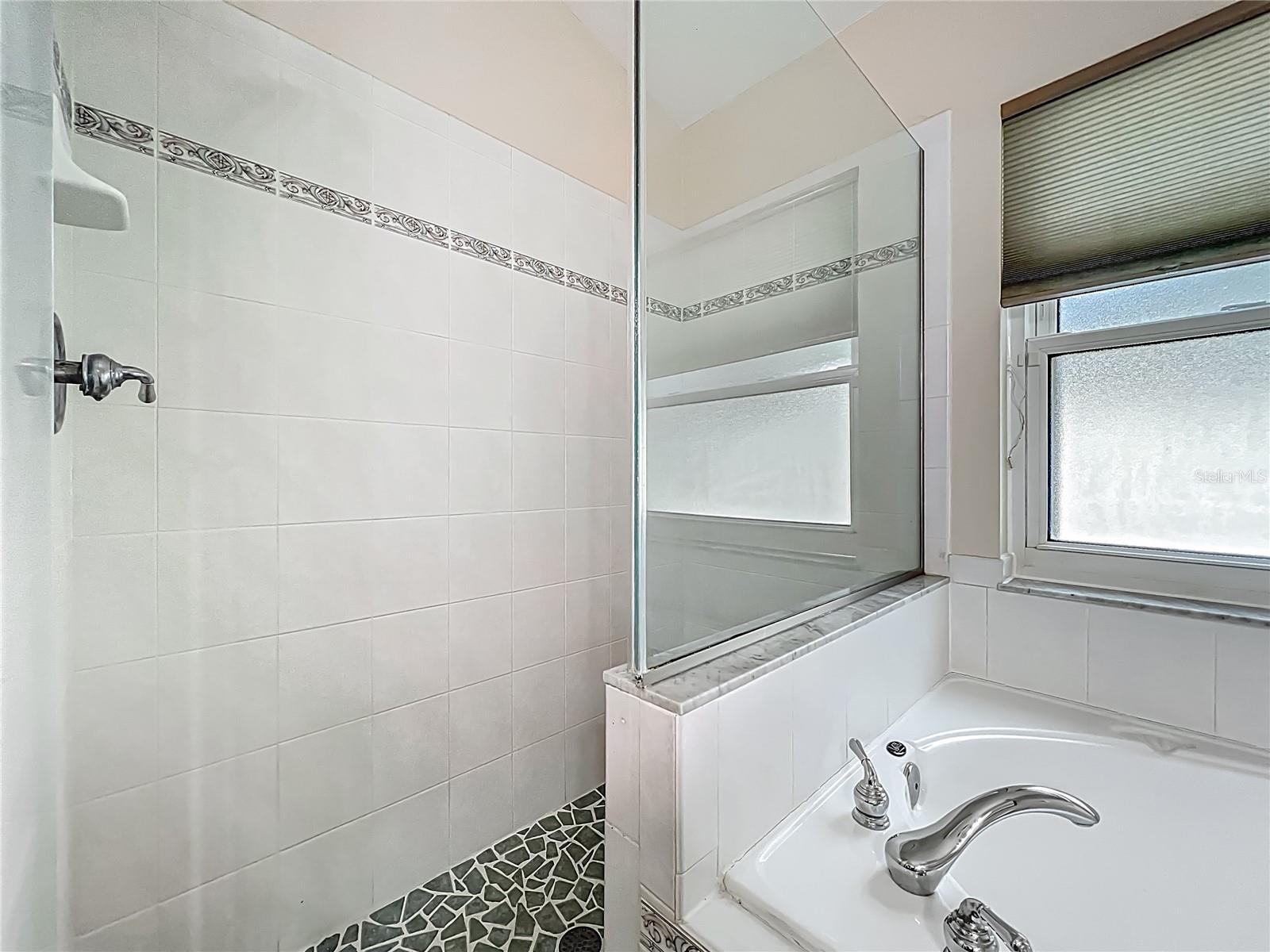 Image 30 of 48 For 13539 Emeraldview Drive