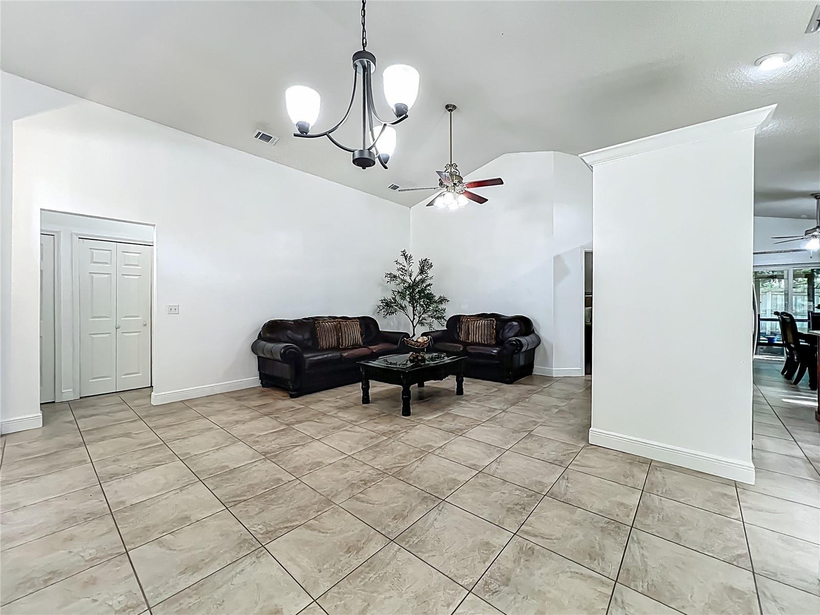 Image 8 of 48 For 13539 Emeraldview Drive