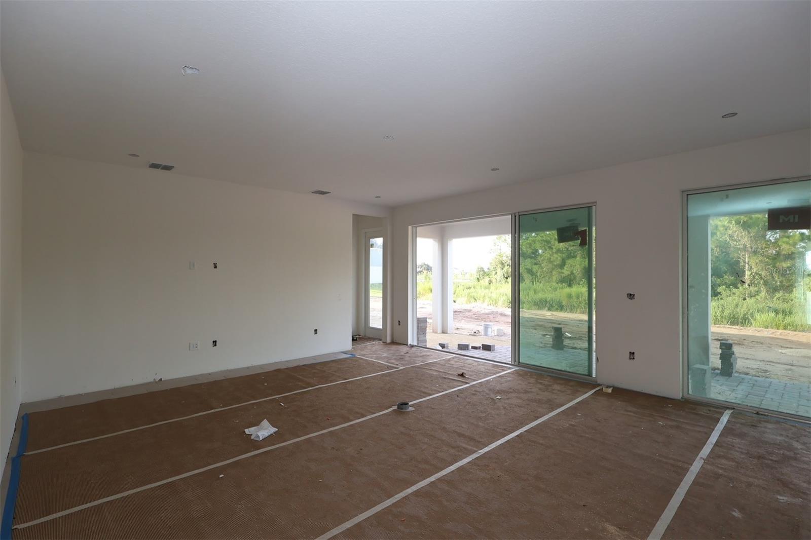 Image 8 of 14 For 5426 Park Guell Street