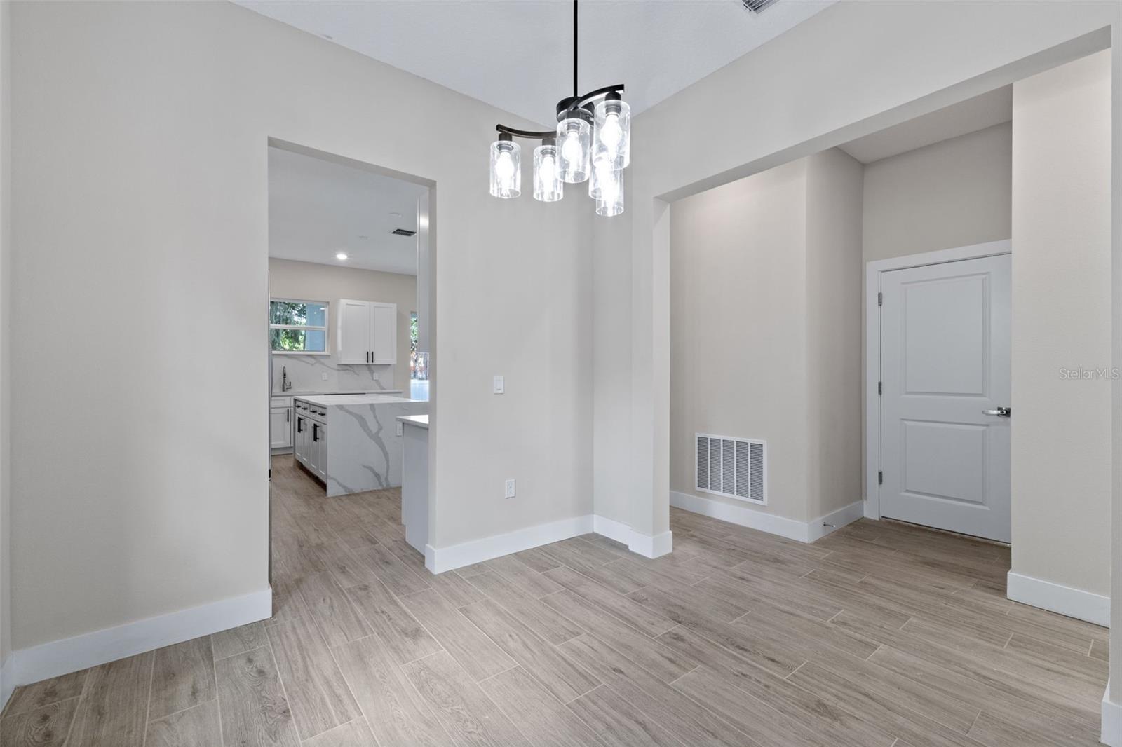 Image 10 of 45 For 2718 Keystone Drive