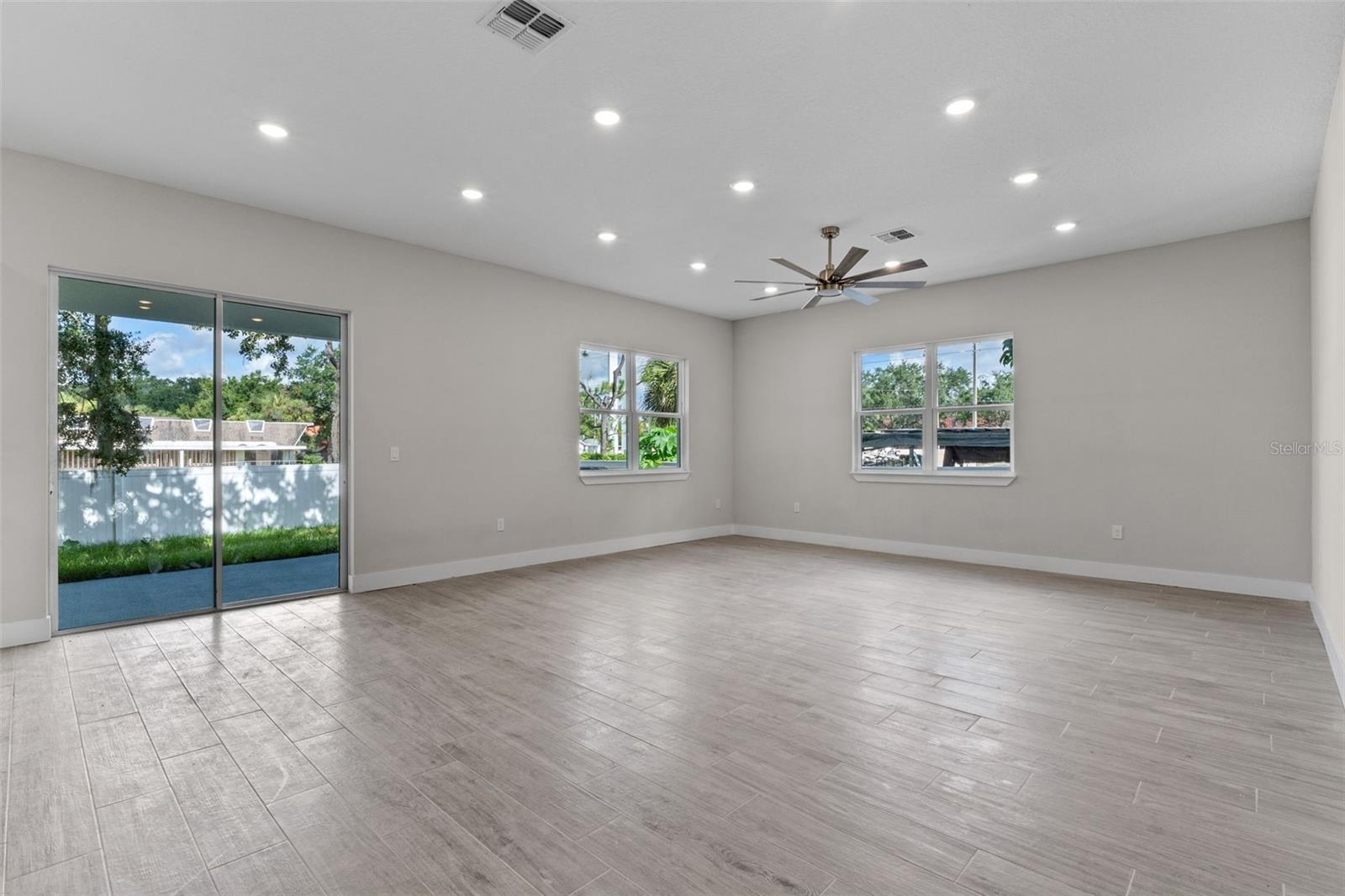Image 19 of 45 For 2718 Keystone Drive