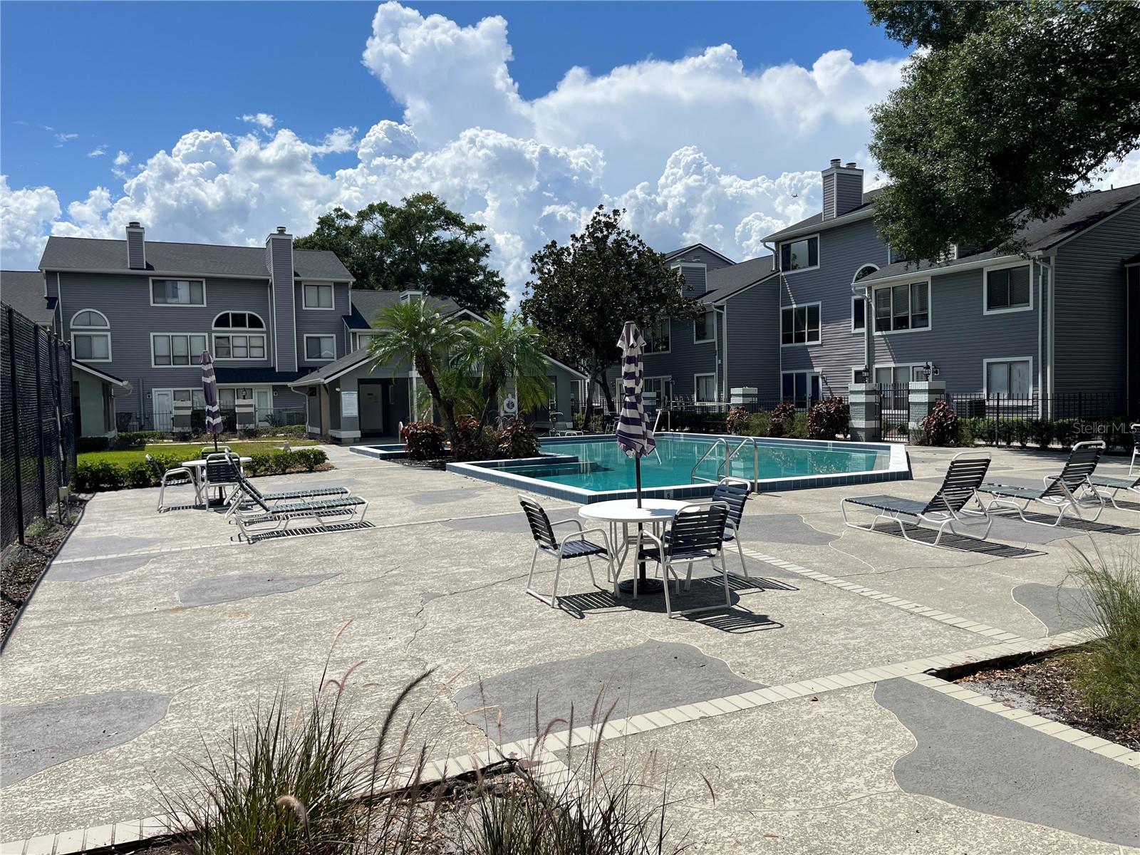 Image 3 of 16 For 9520 Darien Avenue 9520