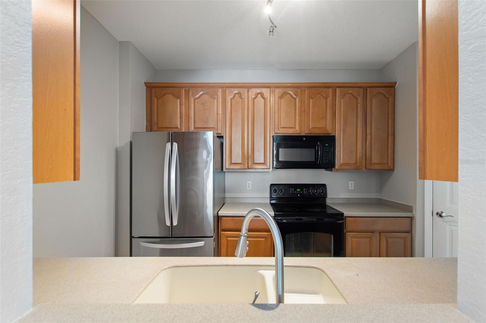 Image 10 of 41 For 1351 Venezia Court 101