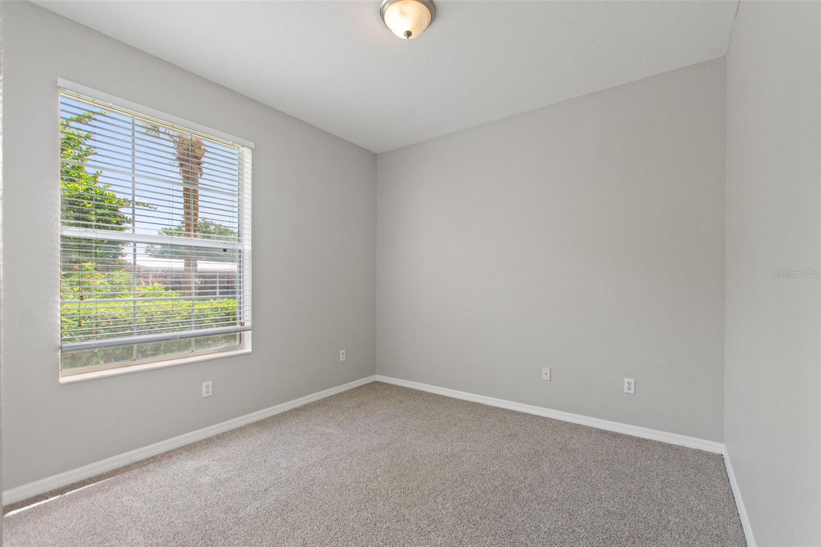 Image 17 of 41 For 1351 Venezia Court 101
