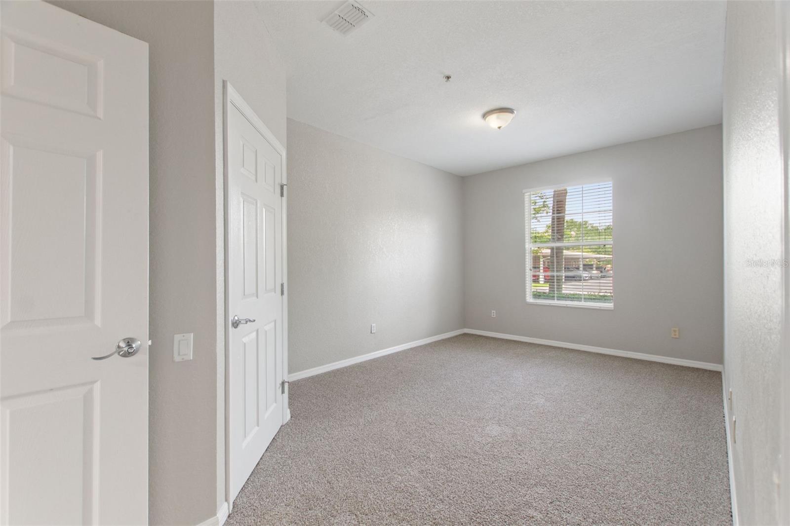 Image 19 of 41 For 1351 Venezia Court 101