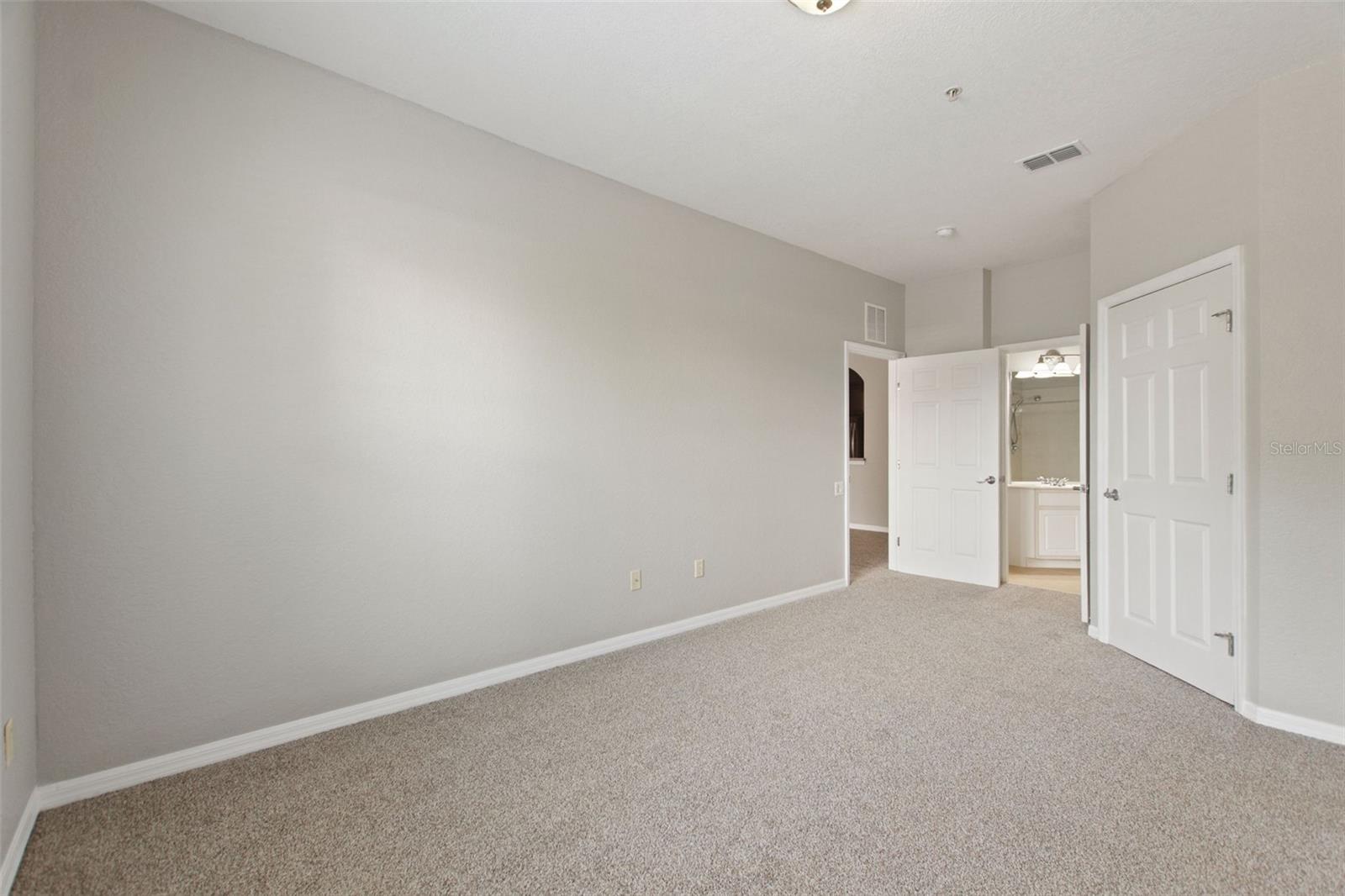 Image 20 of 41 For 1351 Venezia Court 101