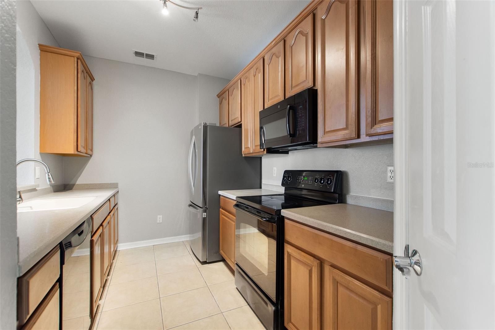 Image 7 of 41 For 1351 Venezia Court 101