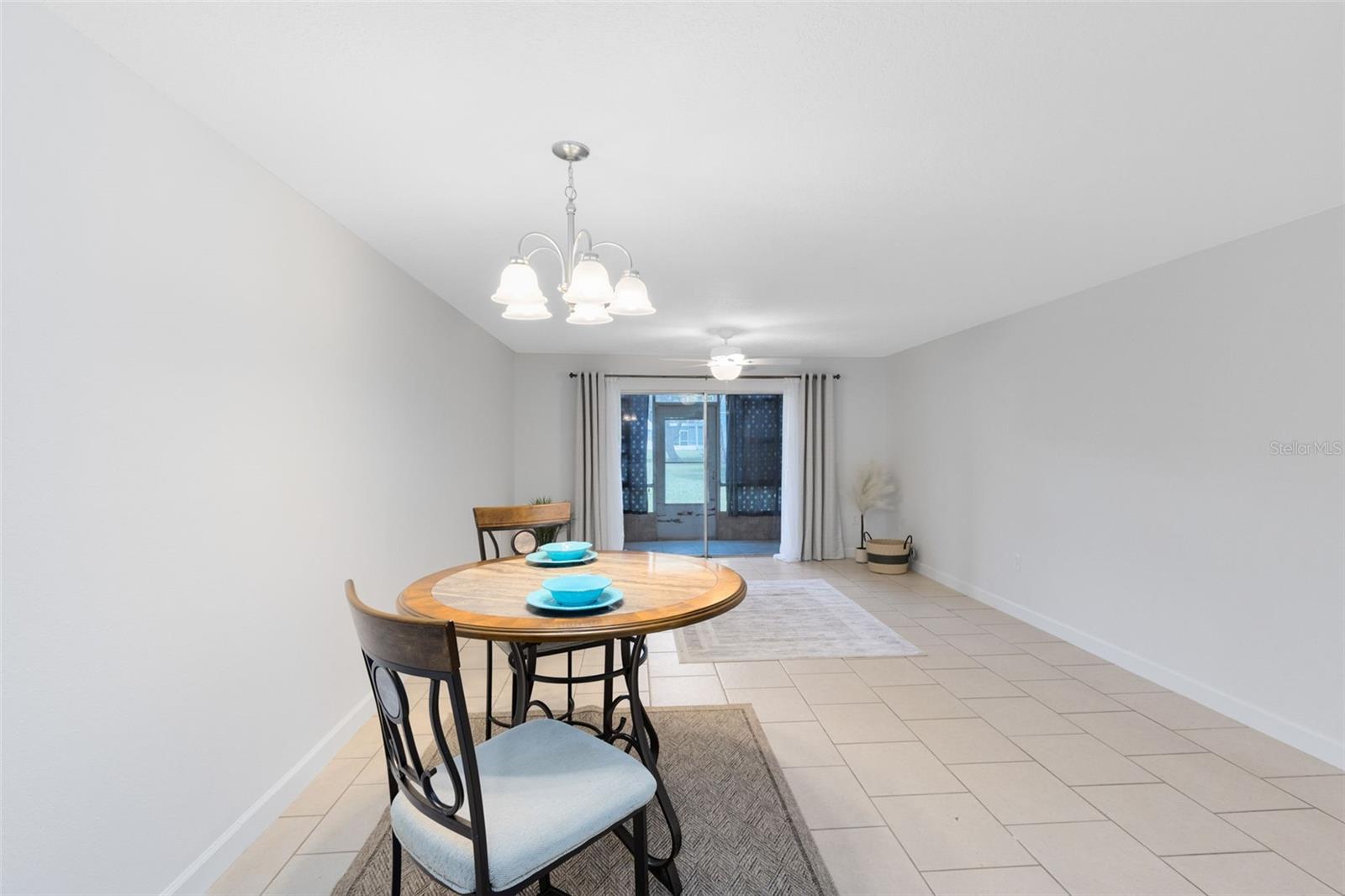 Image 12 of 30 For 1806 Amberly Avenue F46