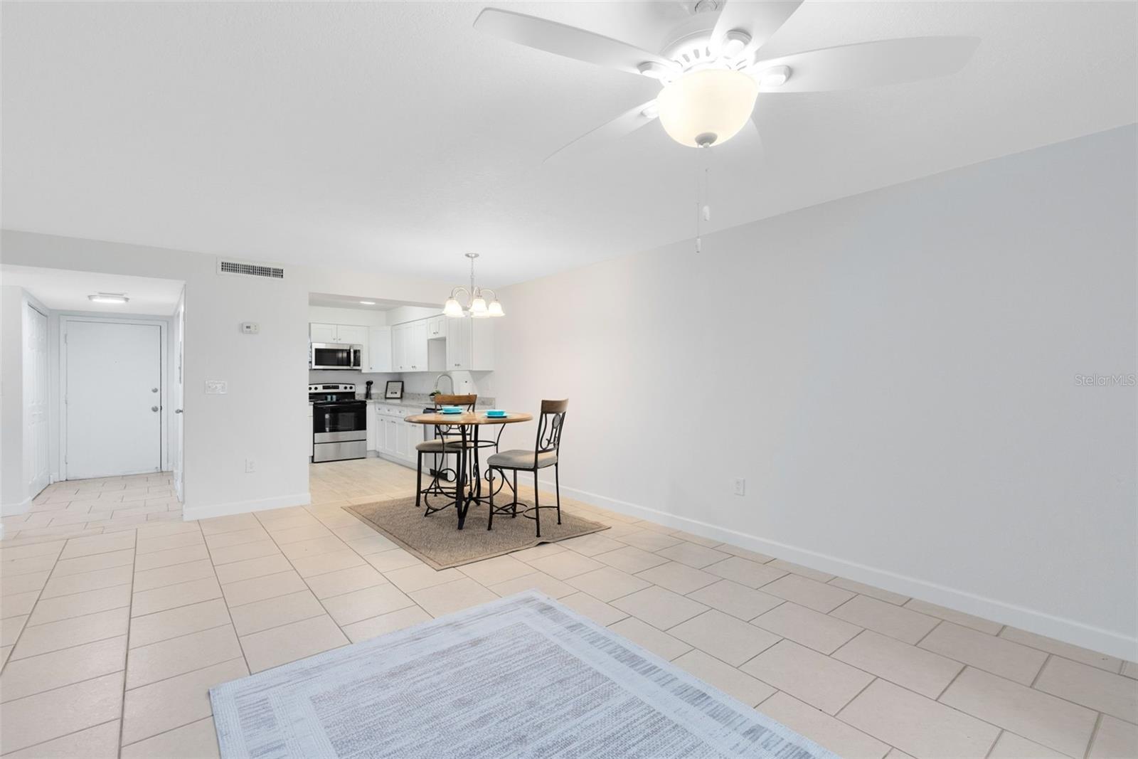 Image 16 of 30 For 1806 Amberly Avenue F46
