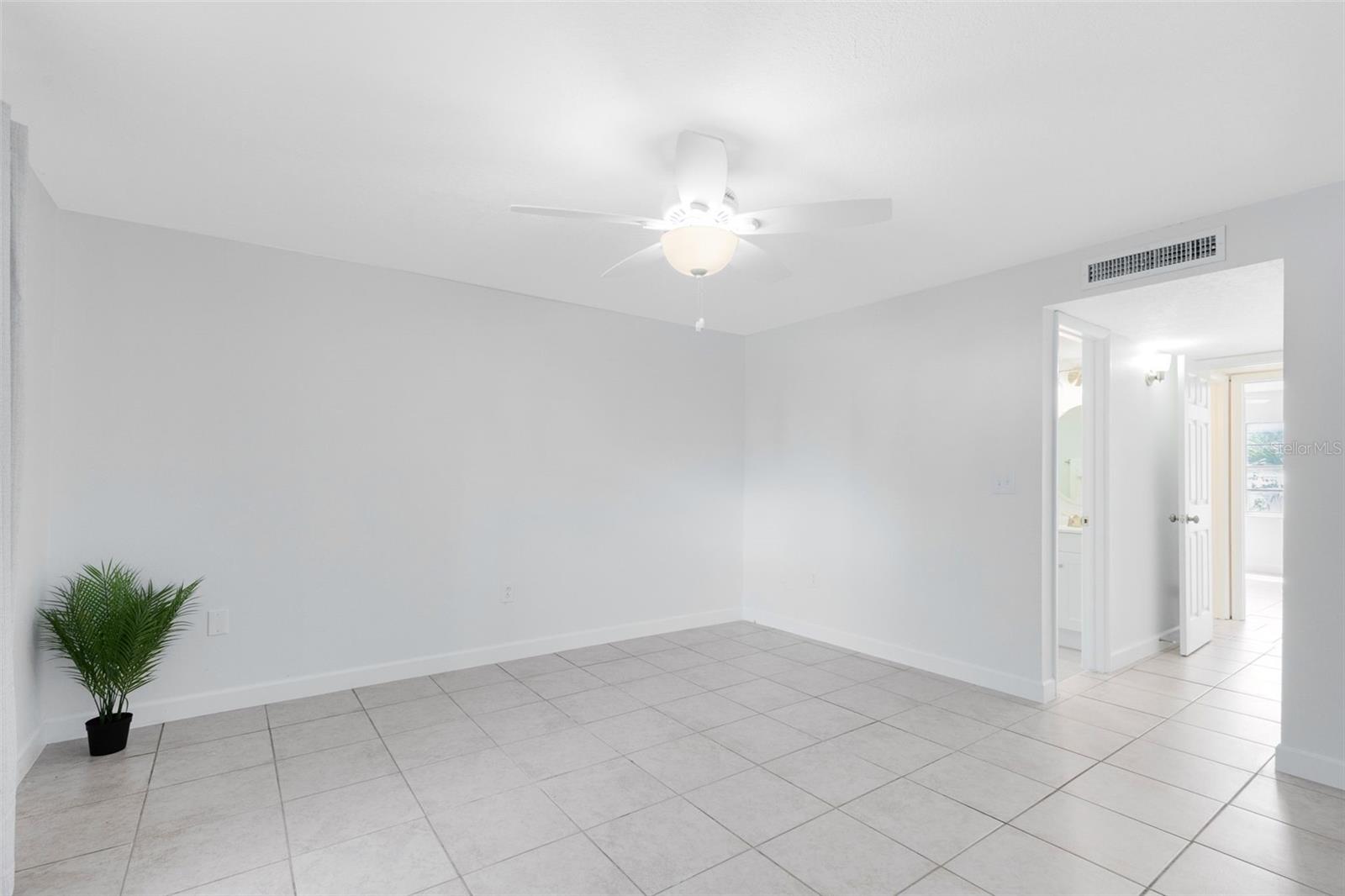 Image 19 of 30 For 1806 Amberly Avenue F46
