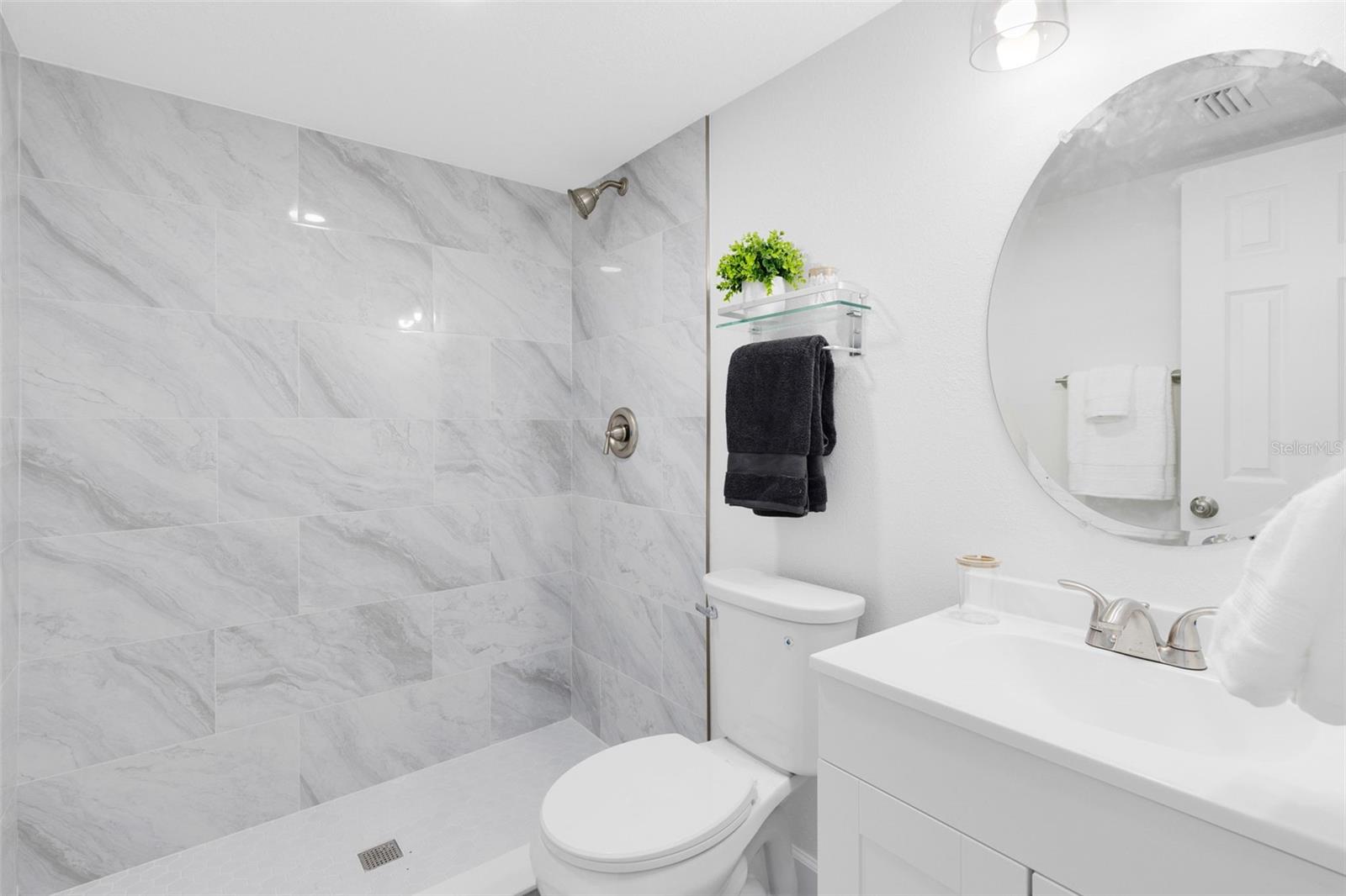Image 20 of 30 For 1806 Amberly Avenue F46