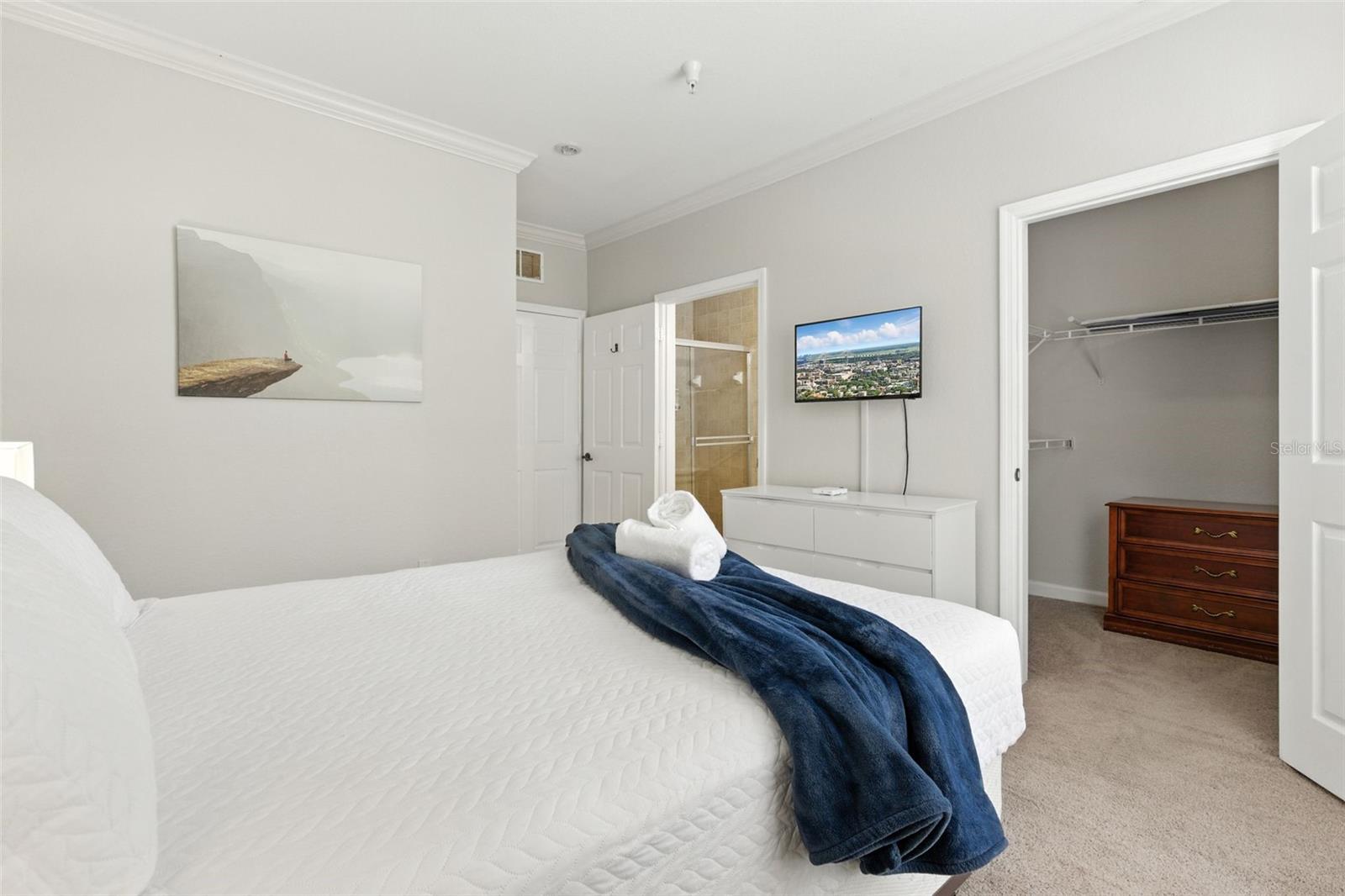 Image 23 of 43 For 8010 Tuscany Way 5206