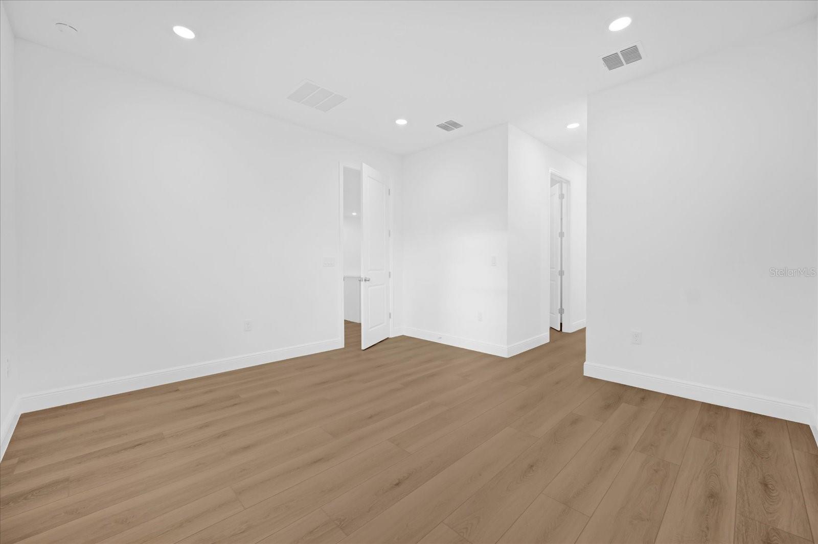 Image 14 of 36 For 4944 Tinkham Avenue
