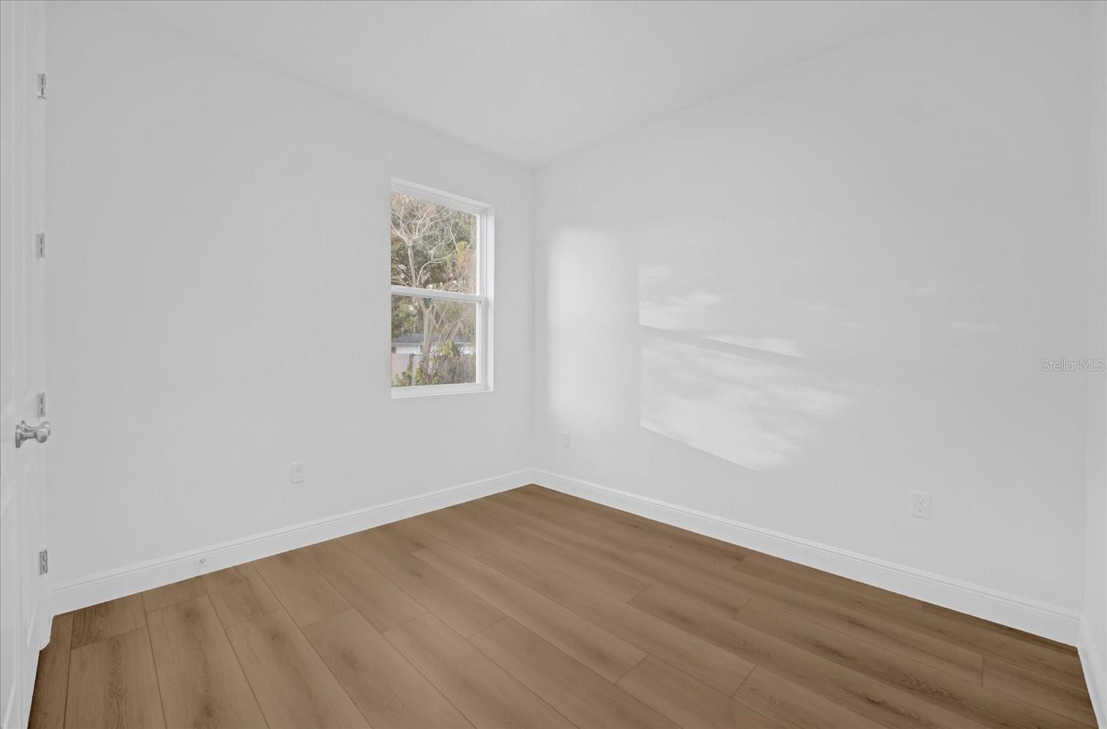 Image 23 of 36 For 4944 Tinkham Avenue