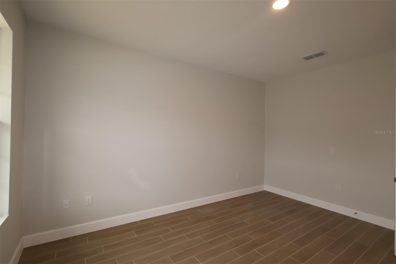 Image 32 of 38 For 866 Creeping Fig Street