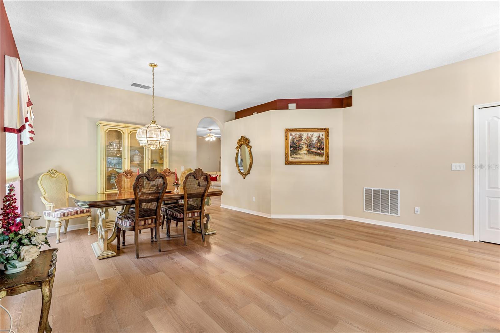 Image 8 of 71 For 2310 Grasmere Circle