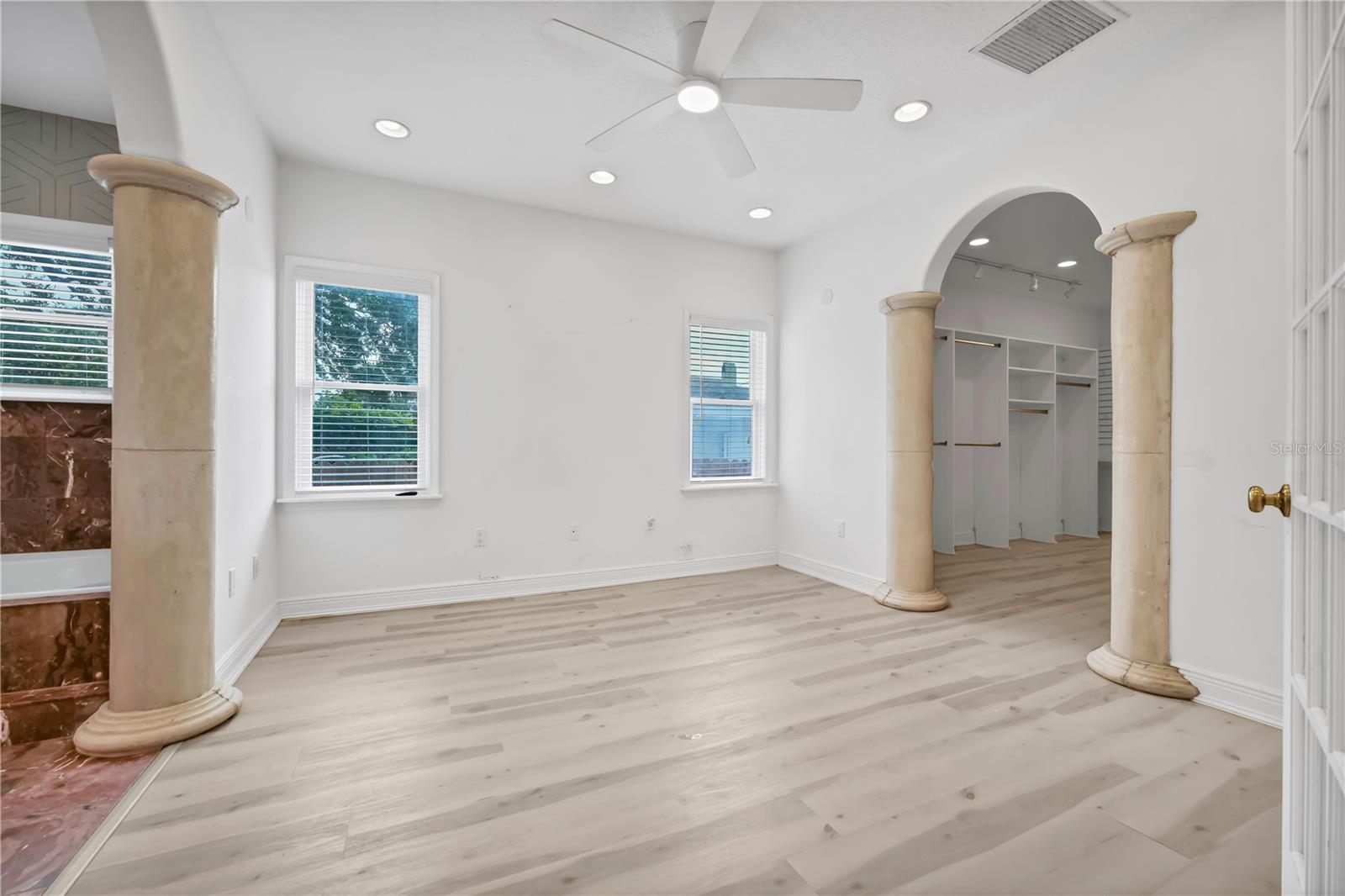 Image 10 of 46 For 19 Princeton Street
