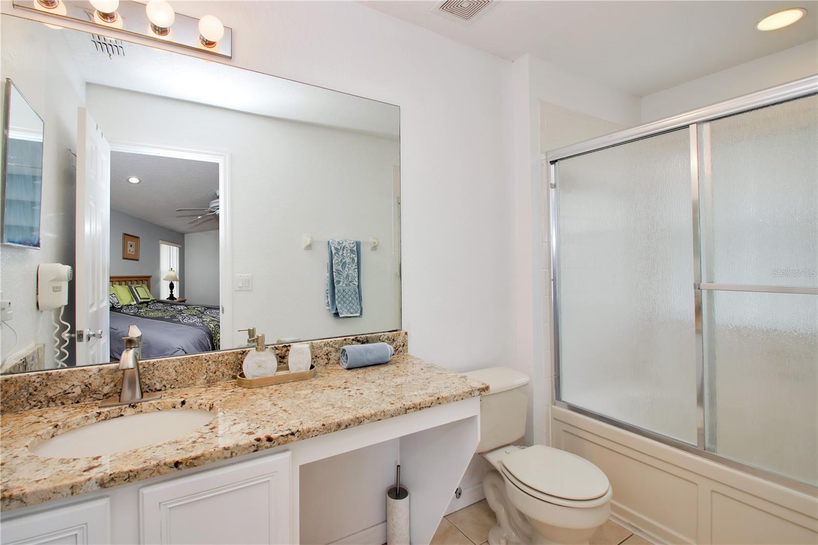 Image 21 of 27 For 497 La Mirage Street