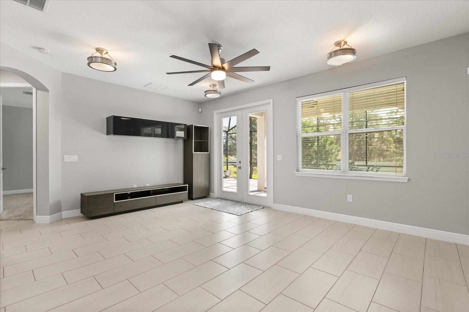 Image 12 of 39 For 246 Oakmont Reserve Circle