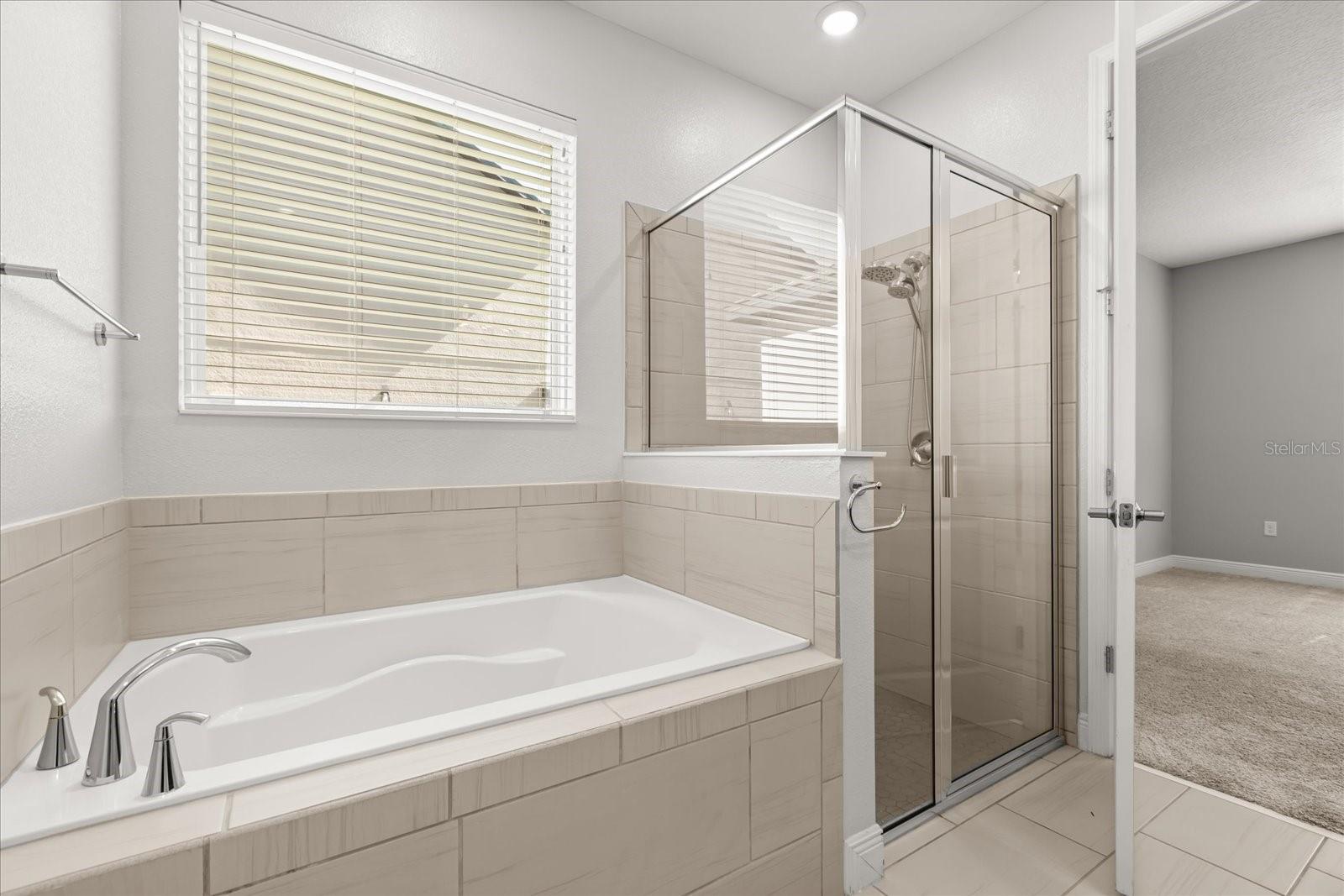 Image 18 of 39 For 246 Oakmont Reserve Circle