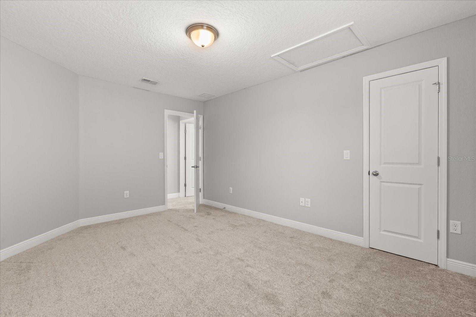 Image 27 of 39 For 246 Oakmont Reserve Circle